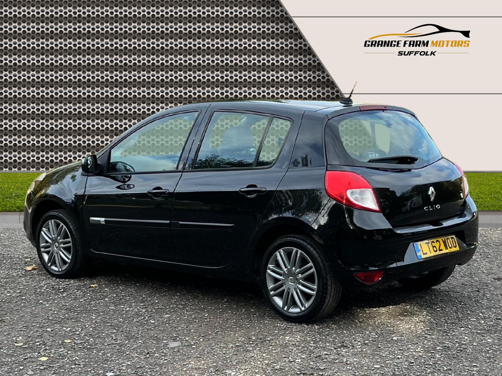 Renault Clio 1.2 Dynamique TomTom Hatchback 5dr Petrol Manual Euro 5 (75 ps)