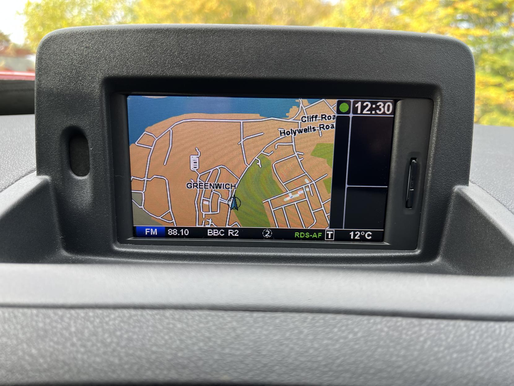 Renault Clio 1.2 Dynamique TomTom Hatchback 5dr Petrol Manual Euro 5 (75 ps)