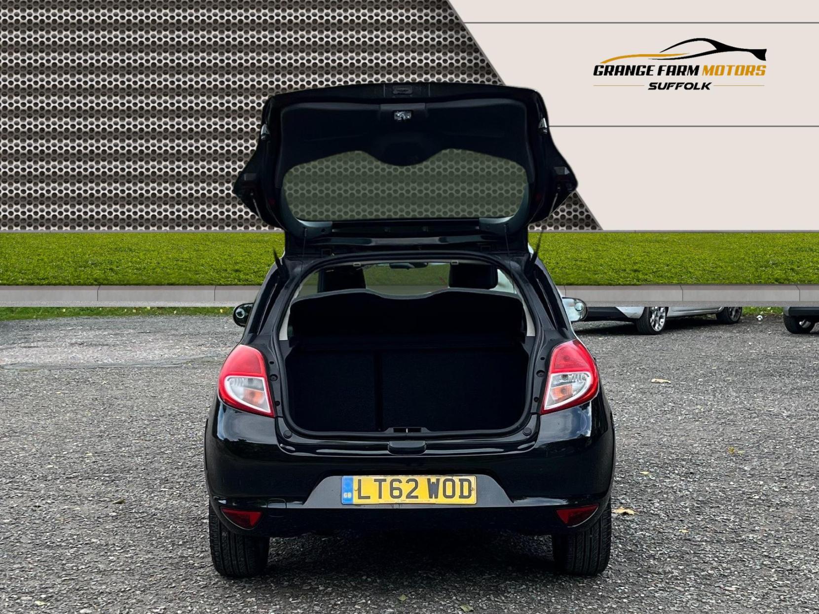 Renault Clio 1.2 Dynamique TomTom Hatchback 5dr Petrol Manual Euro 5 (75 ps)