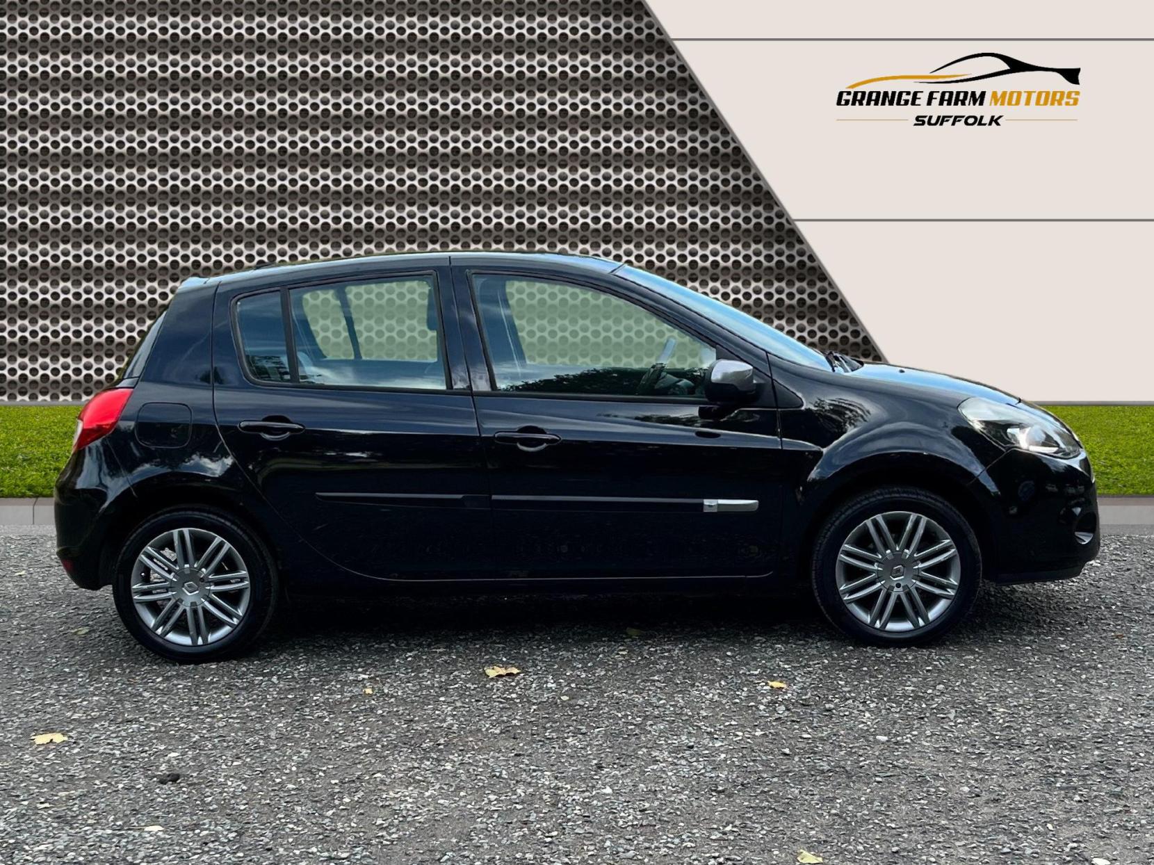 Renault Clio 1.2 Dynamique TomTom Hatchback 5dr Petrol Manual Euro 5 (75 ps)