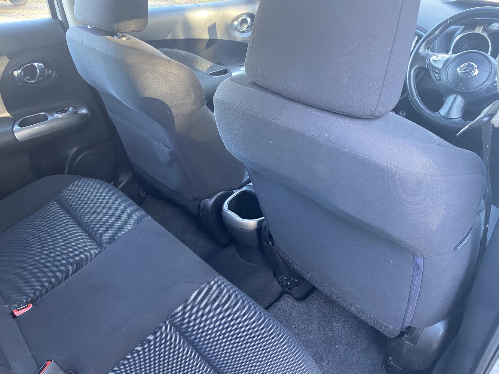 Nissan Juke 1.6 Acenta SUV 5dr Petrol Manual Euro 5 (s/s) (117 ps)