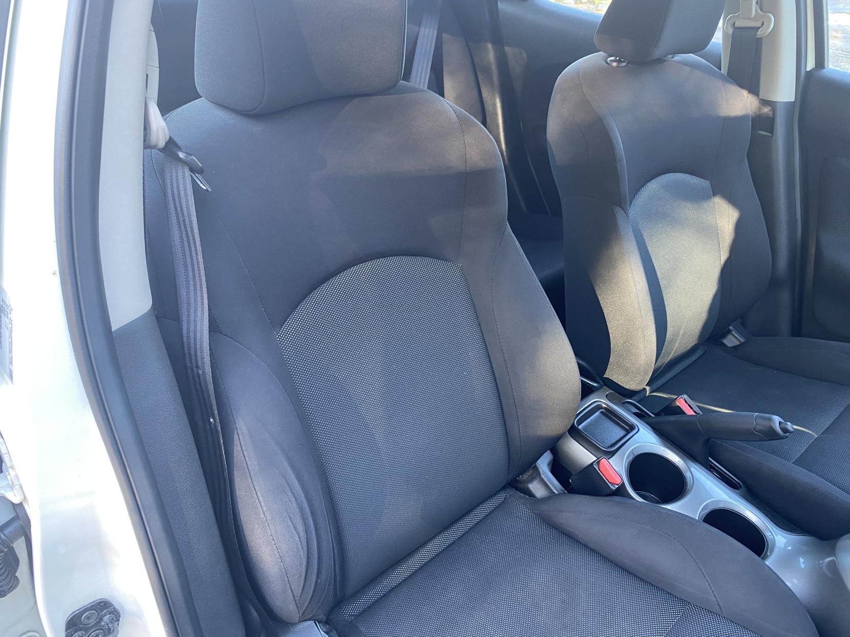 Nissan Juke 1.6 Acenta SUV 5dr Petrol Manual Euro 5 (s/s) (117 ps)