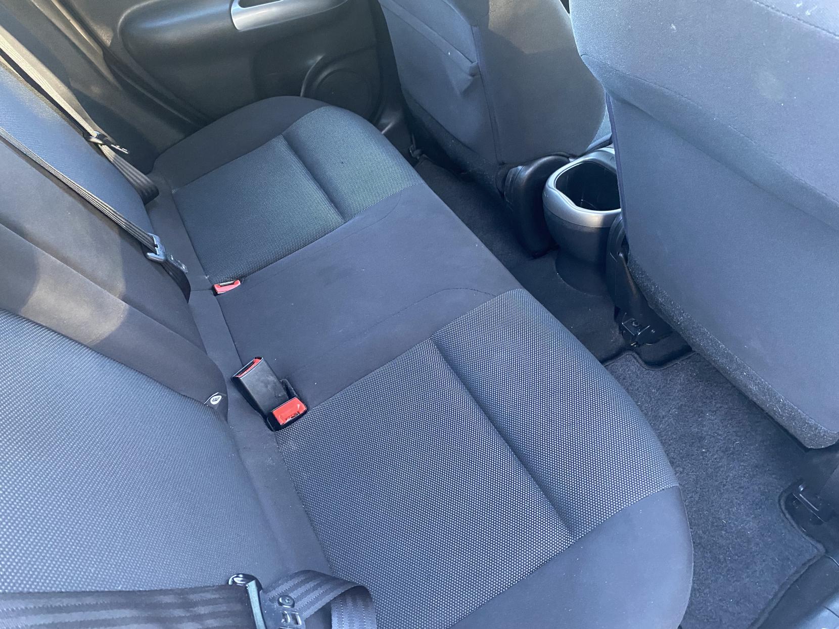 Nissan Juke 1.6 Acenta SUV 5dr Petrol Manual Euro 5 (s/s) (117 ps)