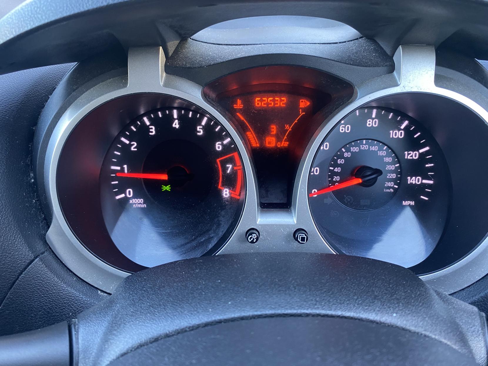 Nissan Juke 1.6 Acenta SUV 5dr Petrol Manual Euro 5 (s/s) (117 ps)