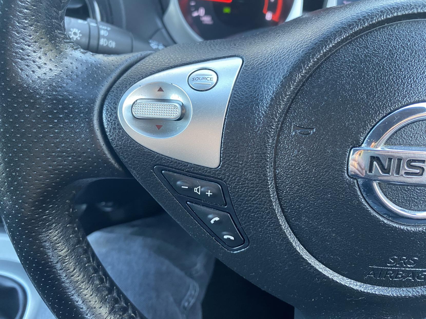 Nissan Juke 1.6 Acenta SUV 5dr Petrol Manual Euro 5 (s/s) (117 ps)