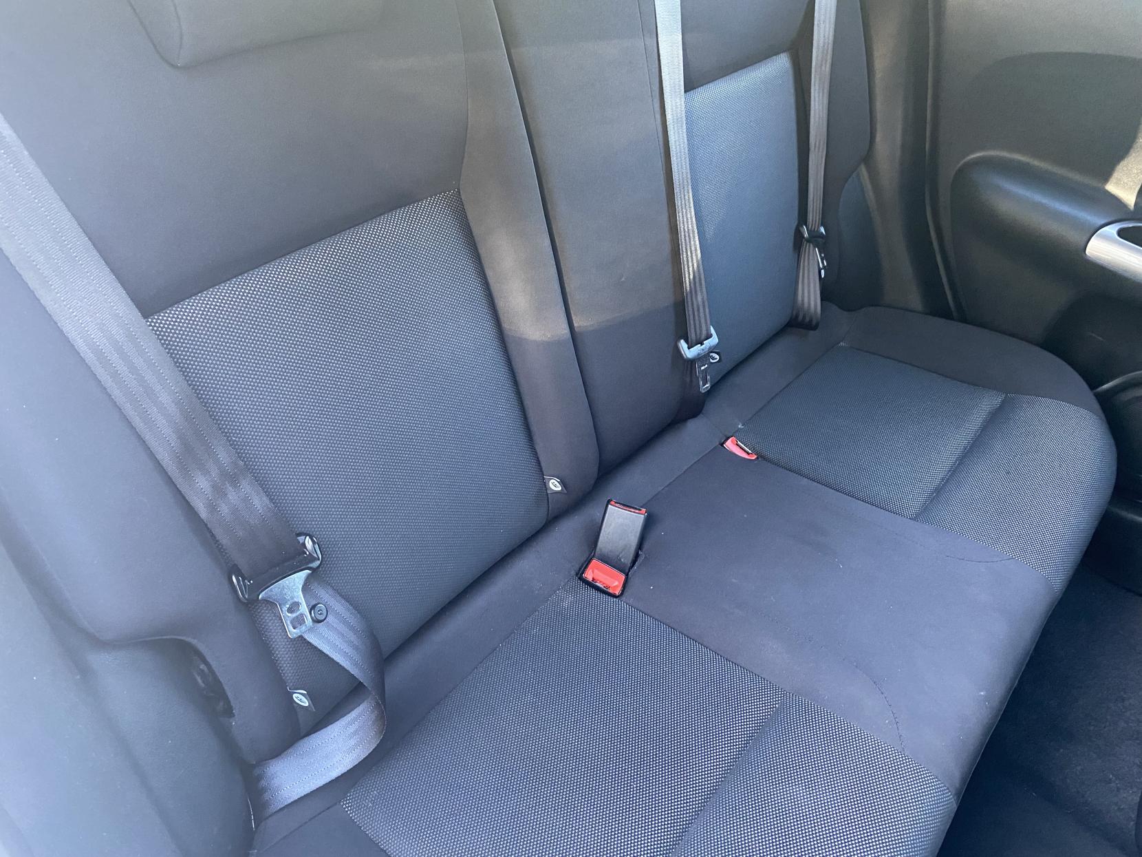 Nissan Juke 1.6 Acenta SUV 5dr Petrol Manual Euro 5 (s/s) (117 ps)