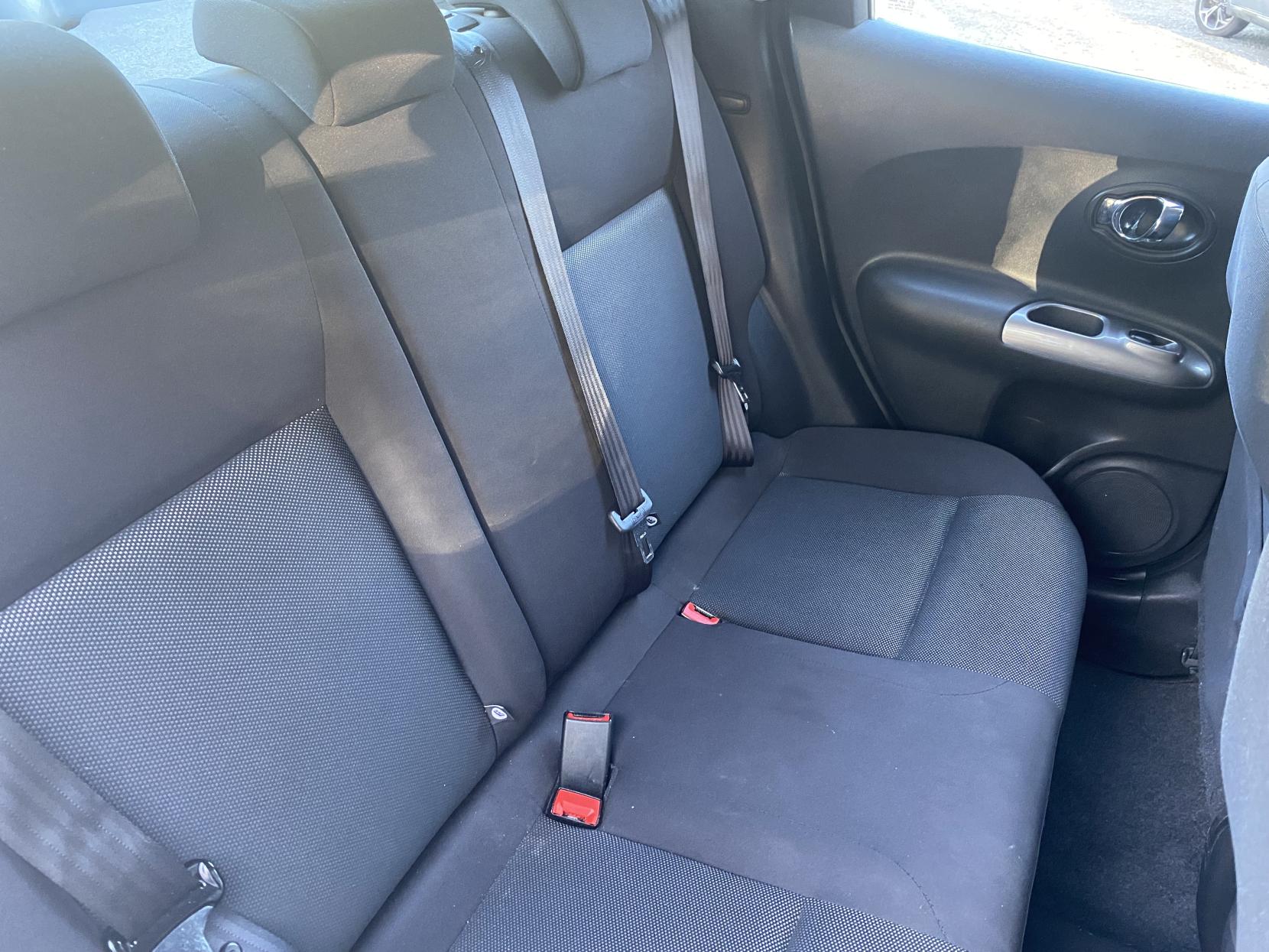 Nissan Juke 1.6 Acenta SUV 5dr Petrol Manual Euro 5 (s/s) (117 ps)