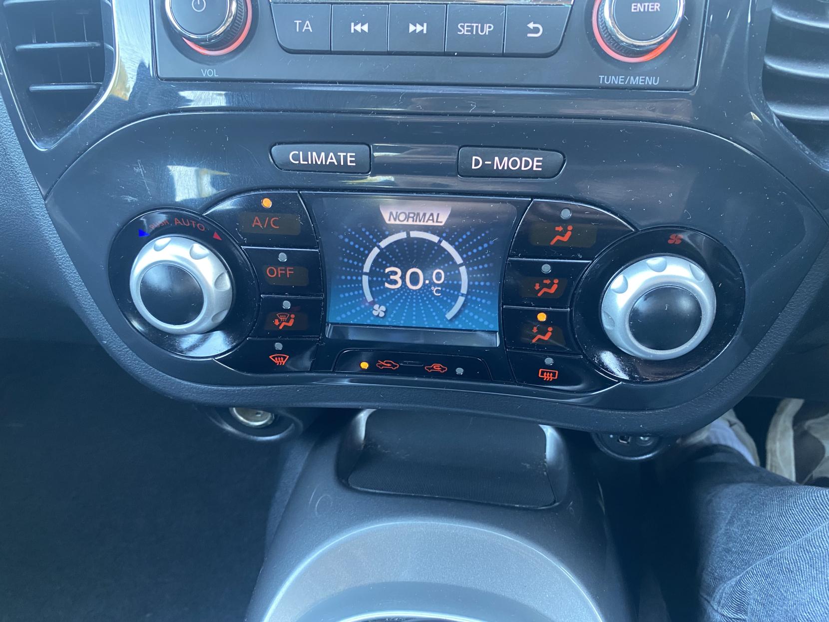 Nissan Juke 1.6 Acenta SUV 5dr Petrol Manual Euro 5 (s/s) (117 ps)