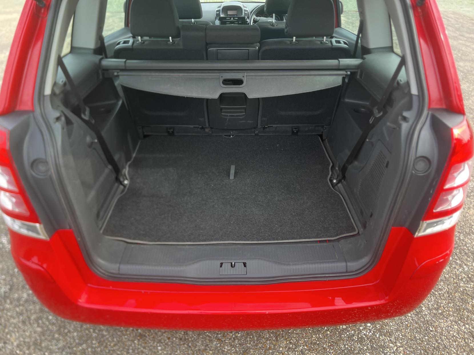 Vauxhall Zafira 1.8 16V Exclusiv MPV 5dr Petrol Manual Euro 5 (120 ps)
