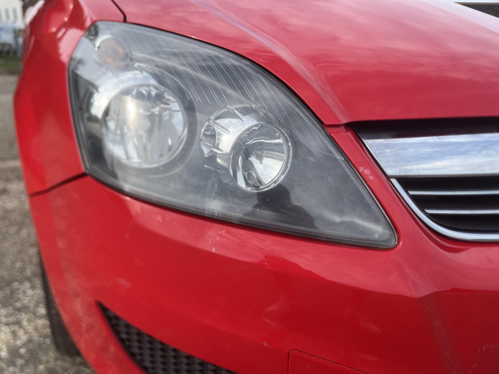 Vauxhall Zafira 1.8 16V Exclusiv MPV 5dr Petrol Manual Euro 5 (120 ps)