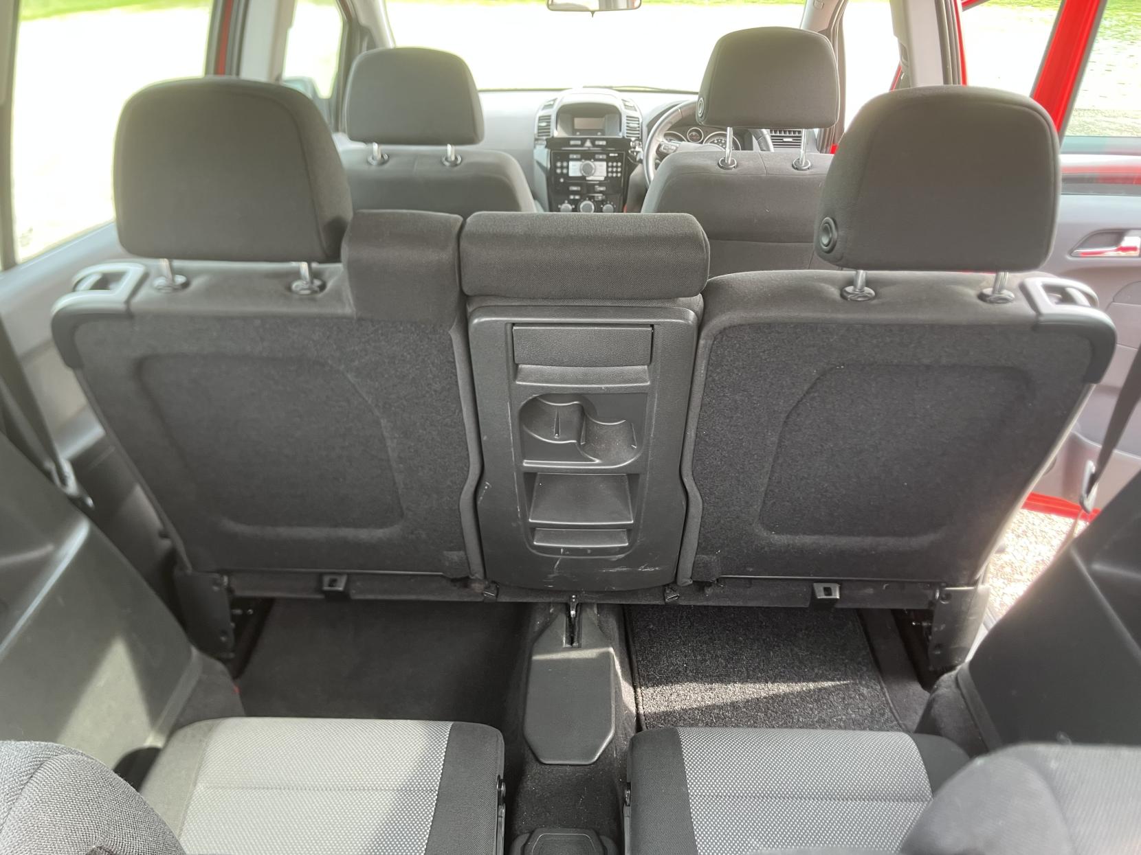 Vauxhall Zafira 1.8 16V Exclusiv MPV 5dr Petrol Manual Euro 5 (120 ps)