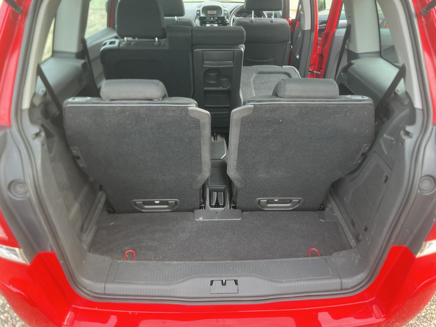 Vauxhall Zafira 1.8 16V Exclusiv MPV 5dr Petrol Manual Euro 5 (120 ps)