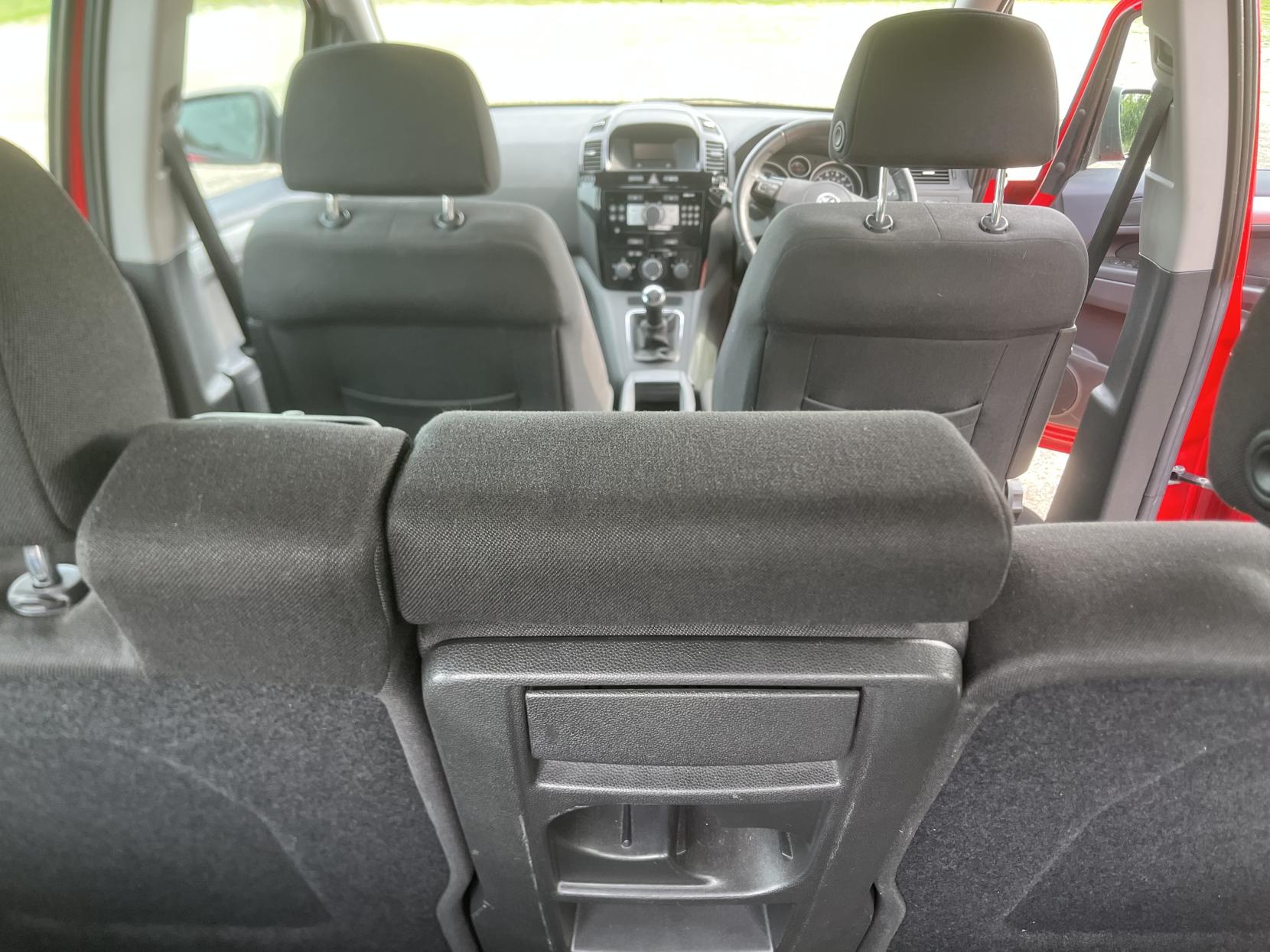 Vauxhall Zafira 1.8 16V Exclusiv MPV 5dr Petrol Manual Euro 5 (120 ps)