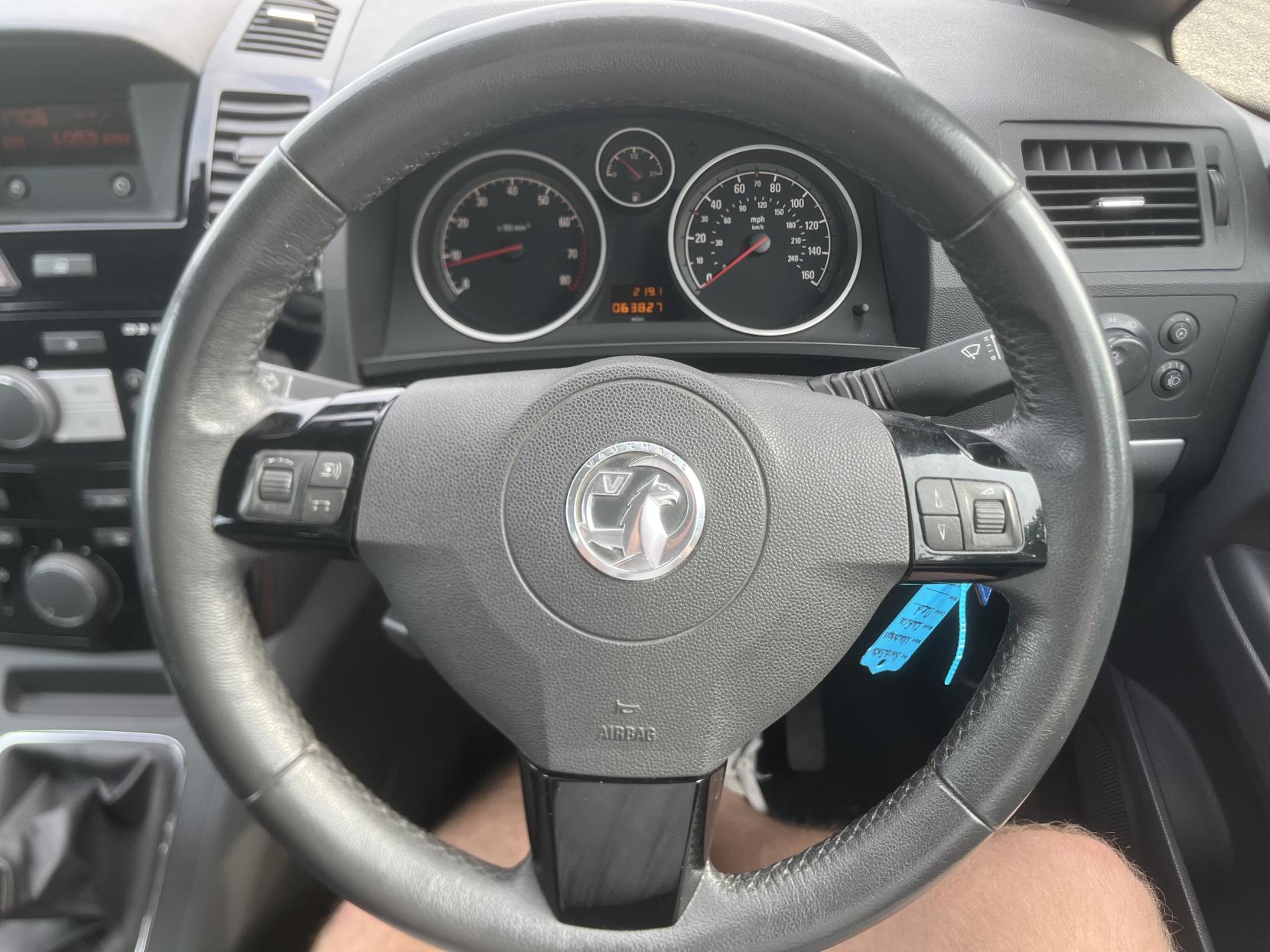 Vauxhall Zafira 1.8 16V Exclusiv MPV 5dr Petrol Manual Euro 5 (120 ps)