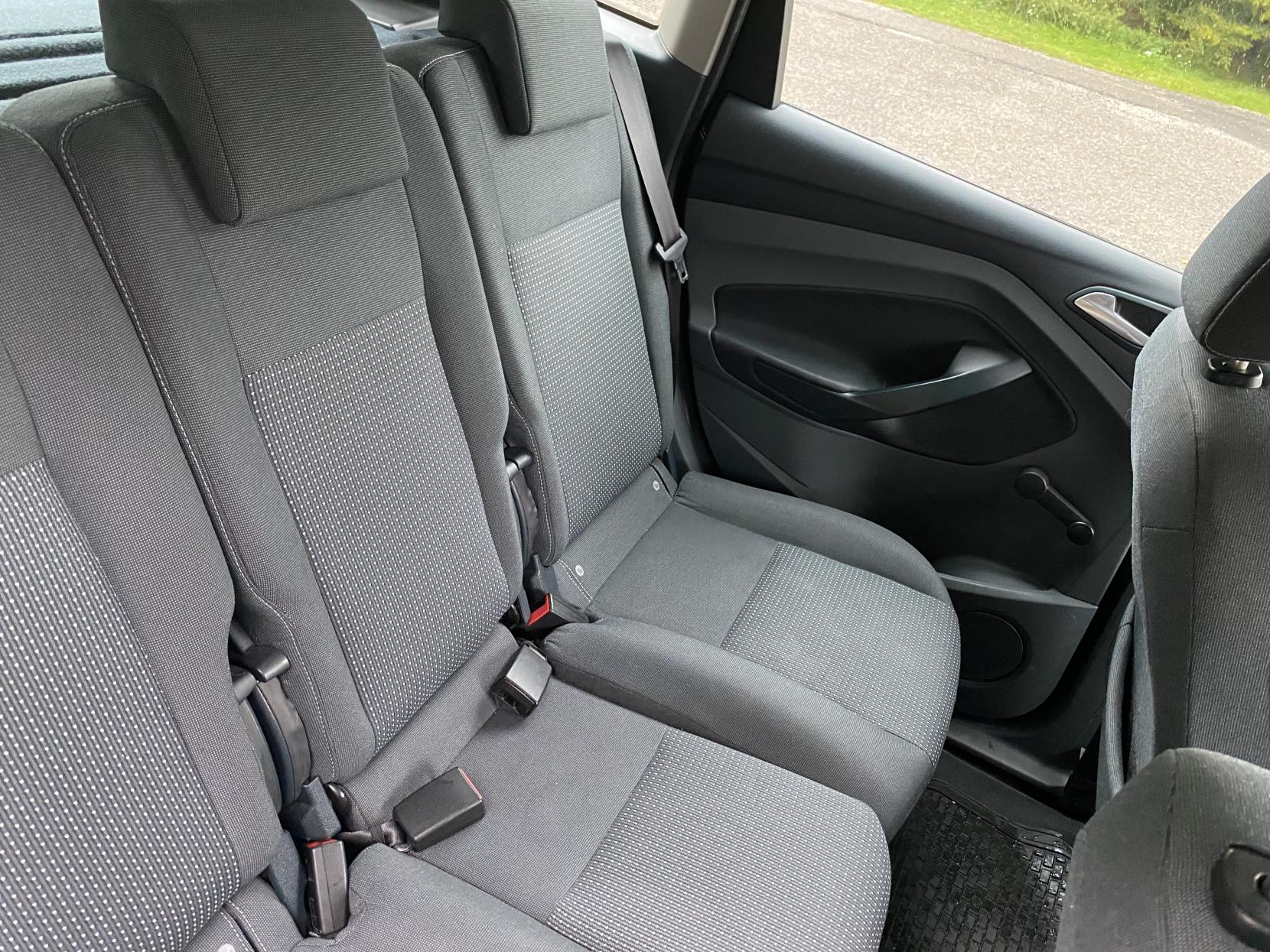 Ford C-Max 1.6 Zetec MPV 5dr Petrol Manual Euro 5 (105 ps)