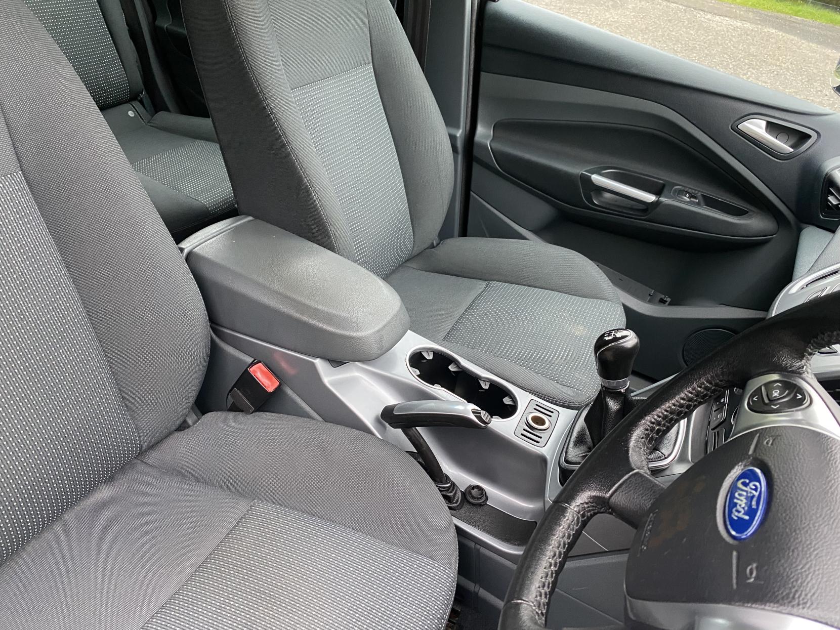 Ford C-Max 1.6 Zetec MPV 5dr Petrol Manual Euro 5 (105 ps)