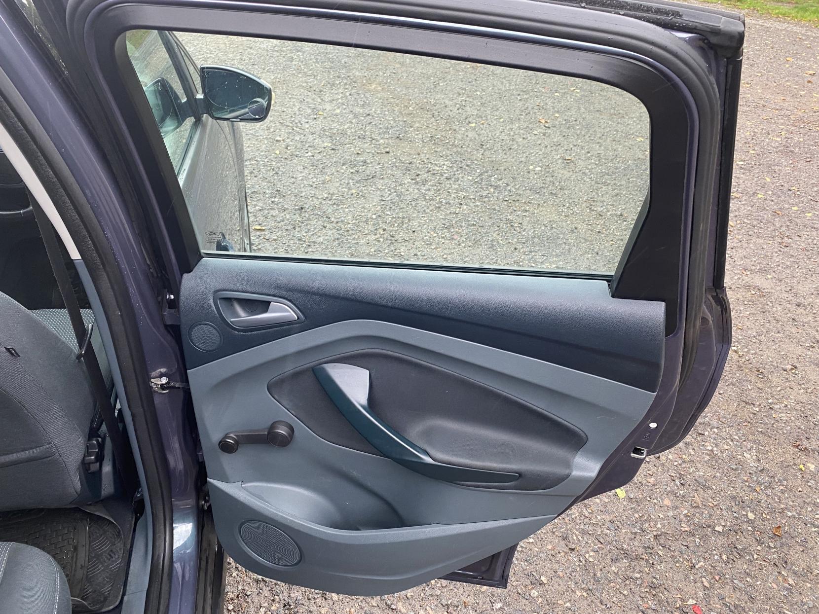 Ford C-Max 1.6 Zetec MPV 5dr Petrol Manual Euro 5 (105 ps)