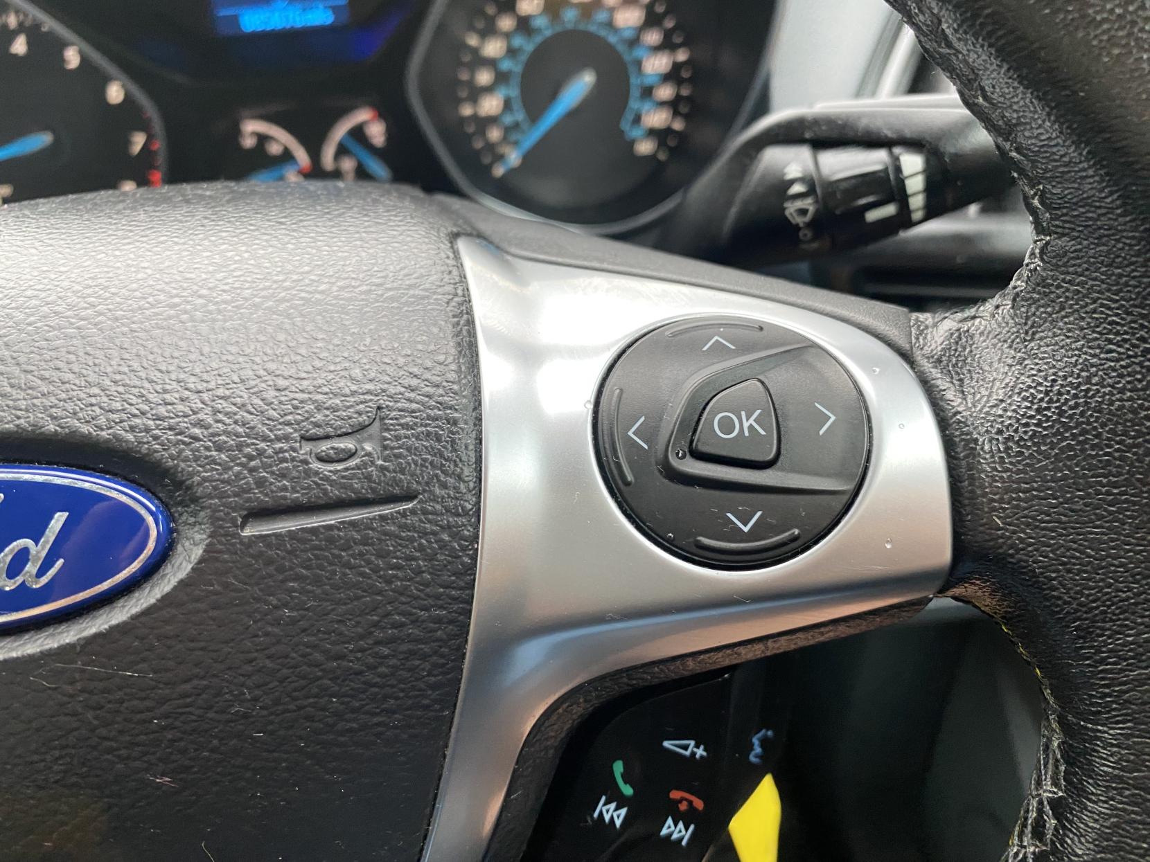 Ford C-Max 1.6 Zetec MPV 5dr Petrol Manual Euro 5 (105 ps)