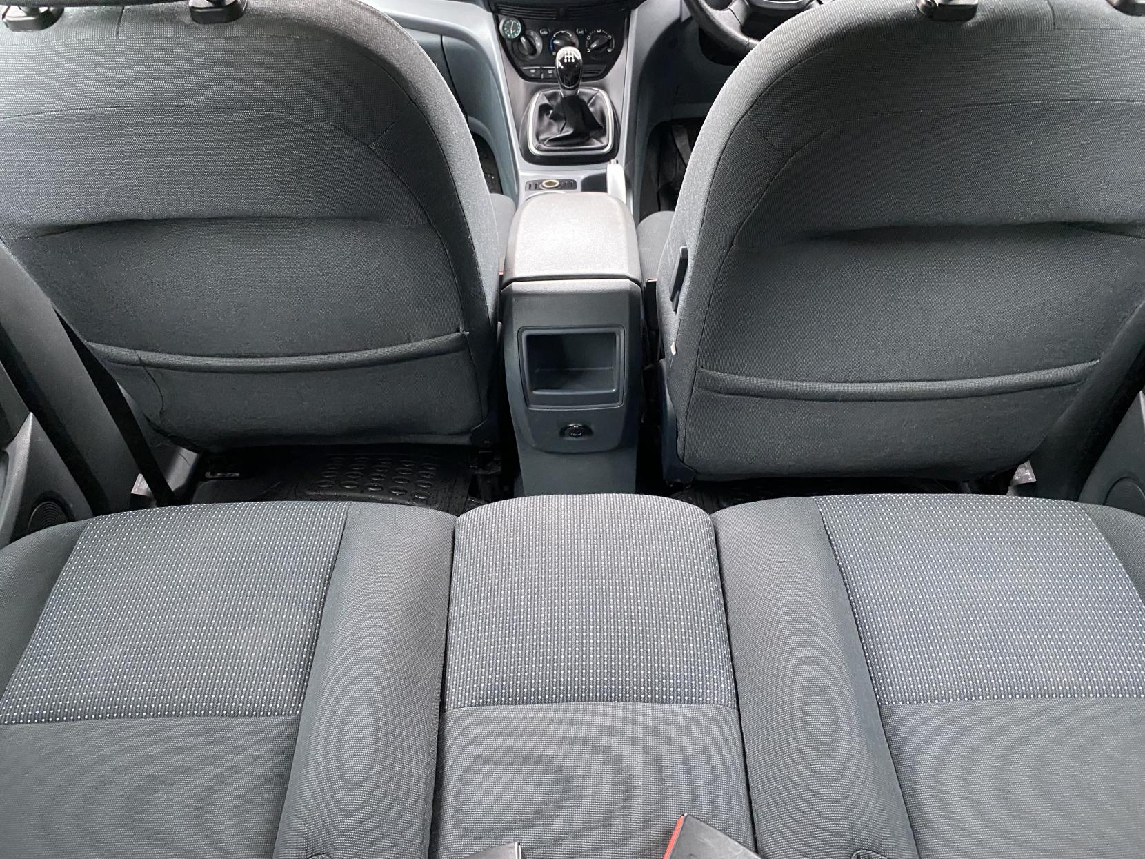 Ford C-Max 1.6 Zetec MPV 5dr Petrol Manual Euro 5 (105 ps)