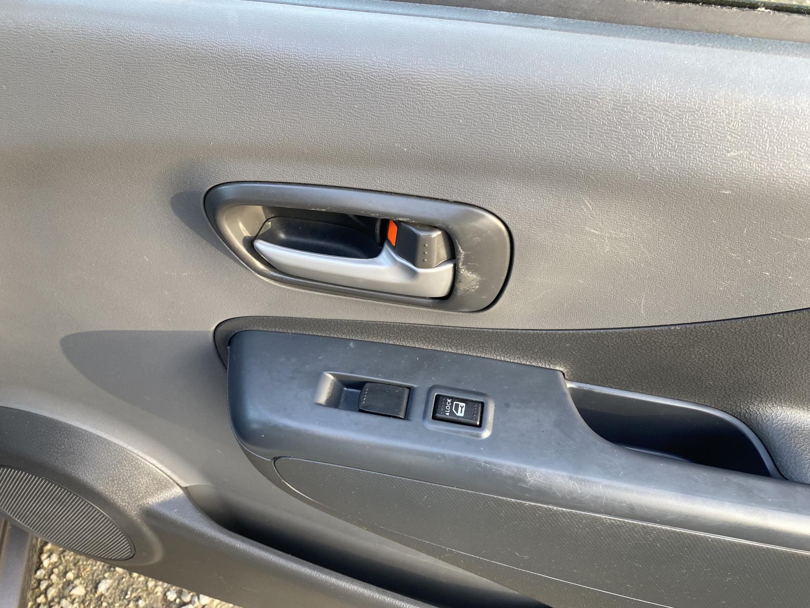 Suzuki Alto 1.0 12V SZ Hatchback 5dr Petrol Manual Euro 5 (68 ps)