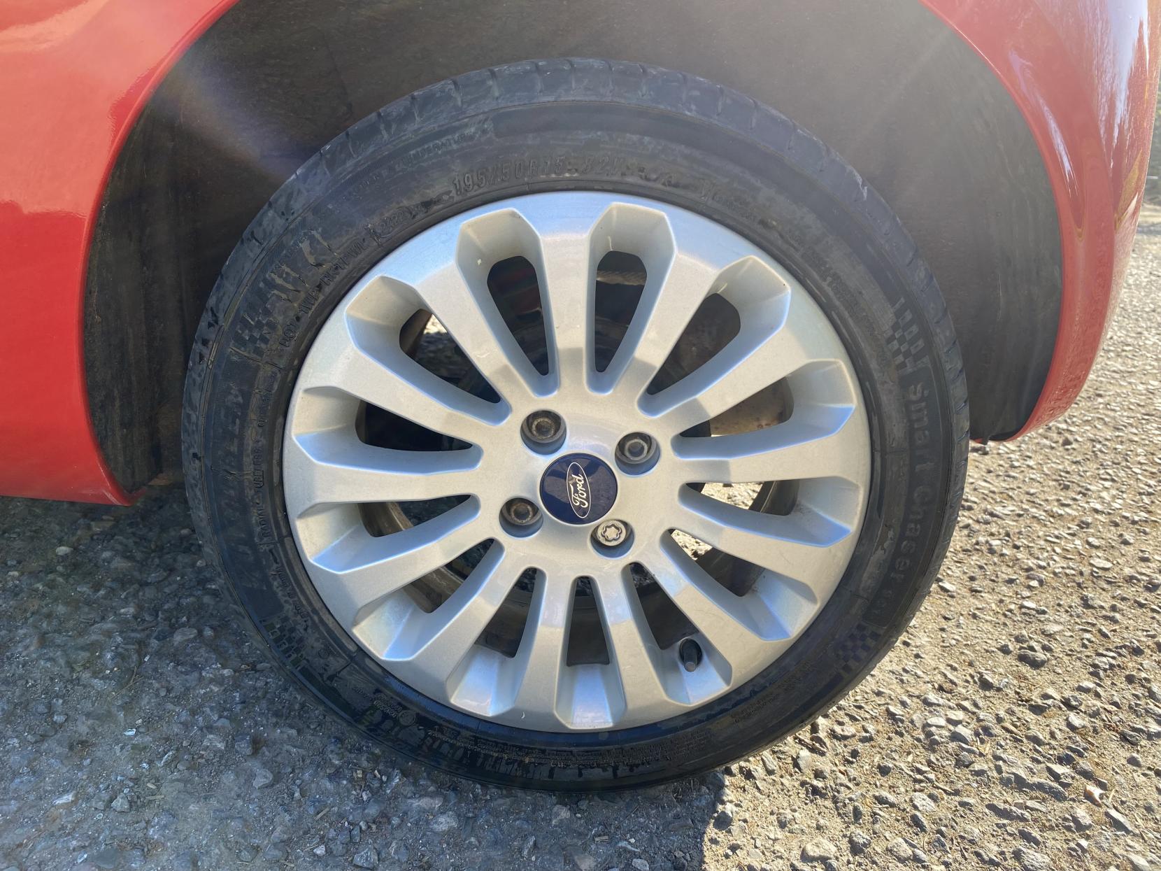 Ford Ka 1.2 Zetec Hatchback 3dr Petrol Manual Euro 5 (s/s) (69 ps)