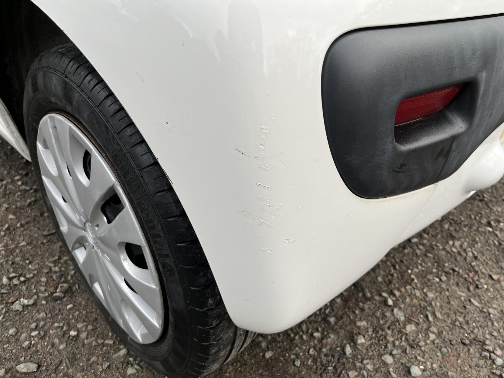 Citroen C1 1.0i VTR Hatchback 3dr Petrol Manual Euro 5 (68 ps)