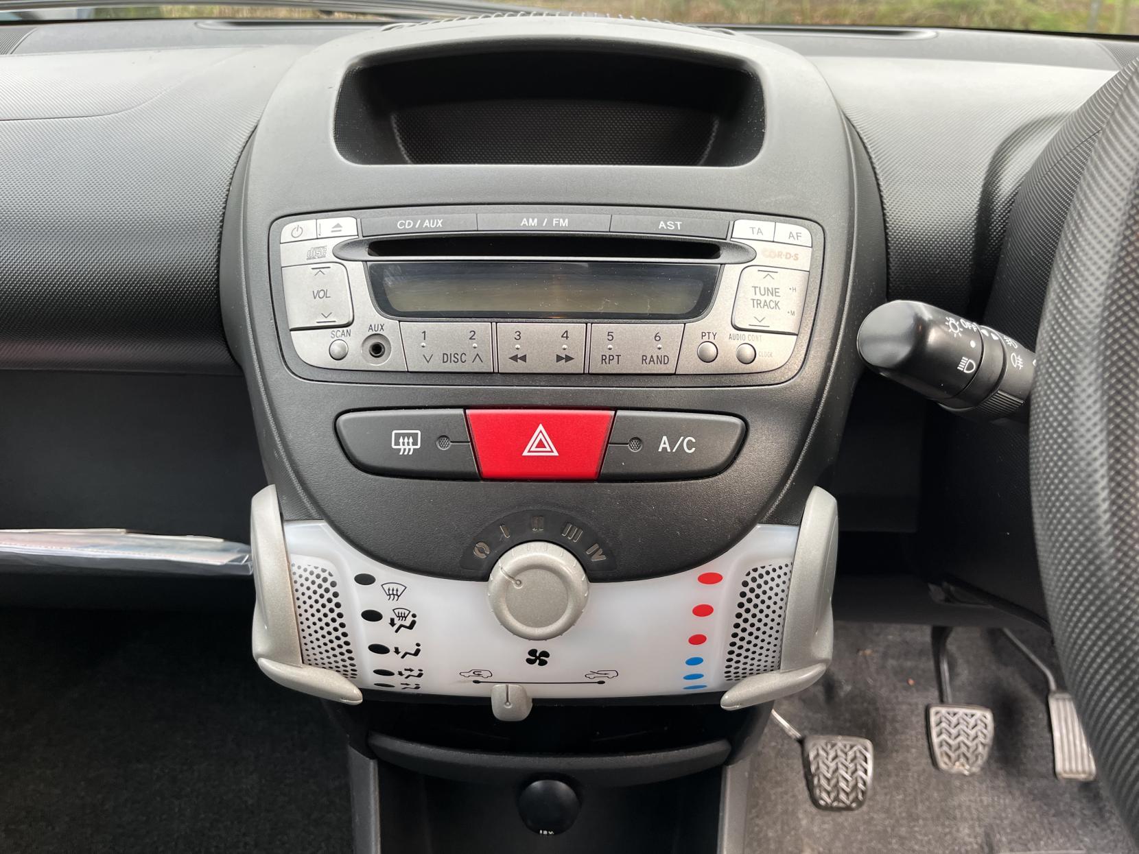 Citroen C1 1.0i VTR Hatchback 3dr Petrol Manual Euro 5 (68 ps)