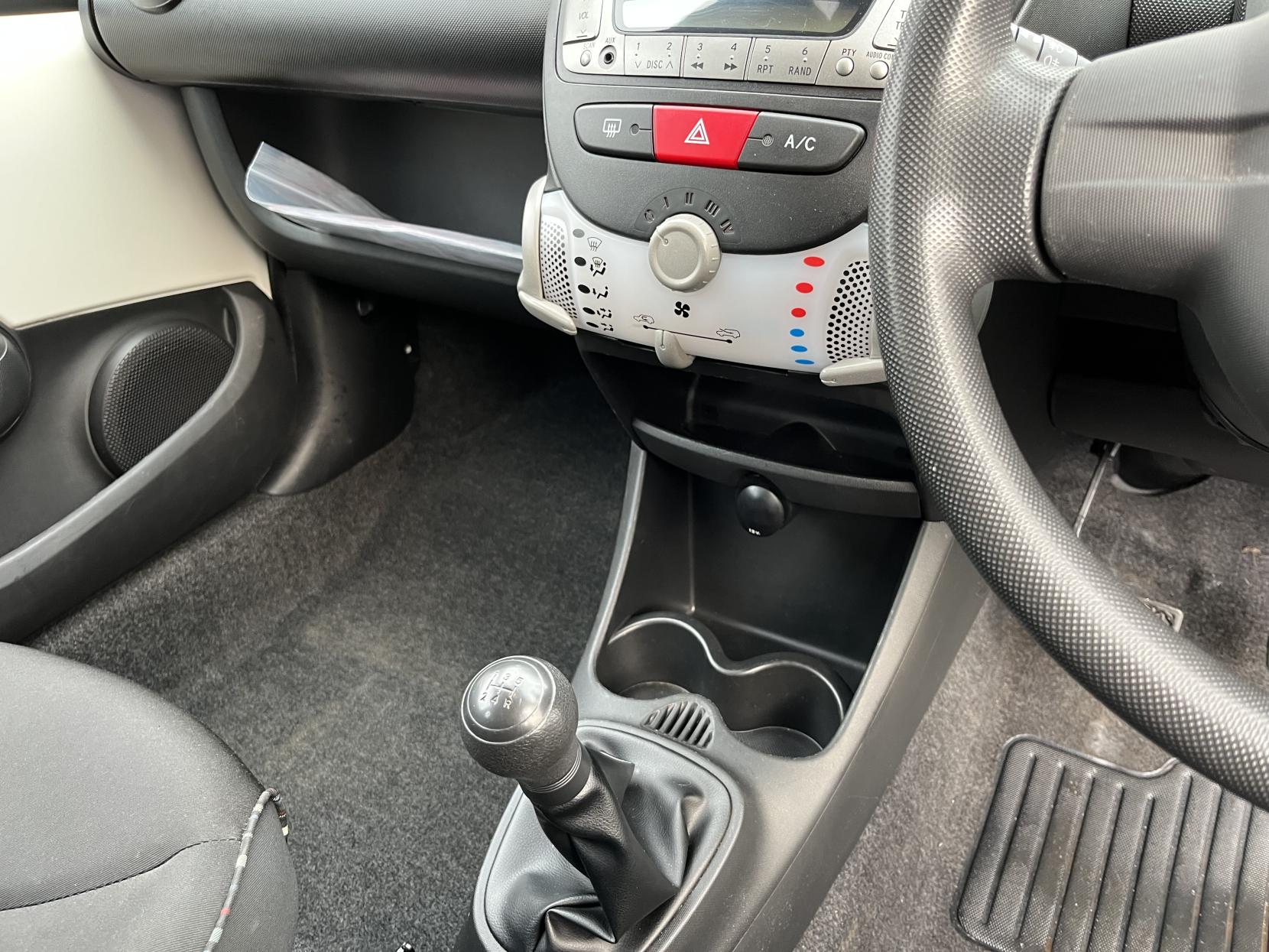 Citroen C1 1.0i VTR Hatchback 3dr Petrol Manual Euro 5 (68 ps)