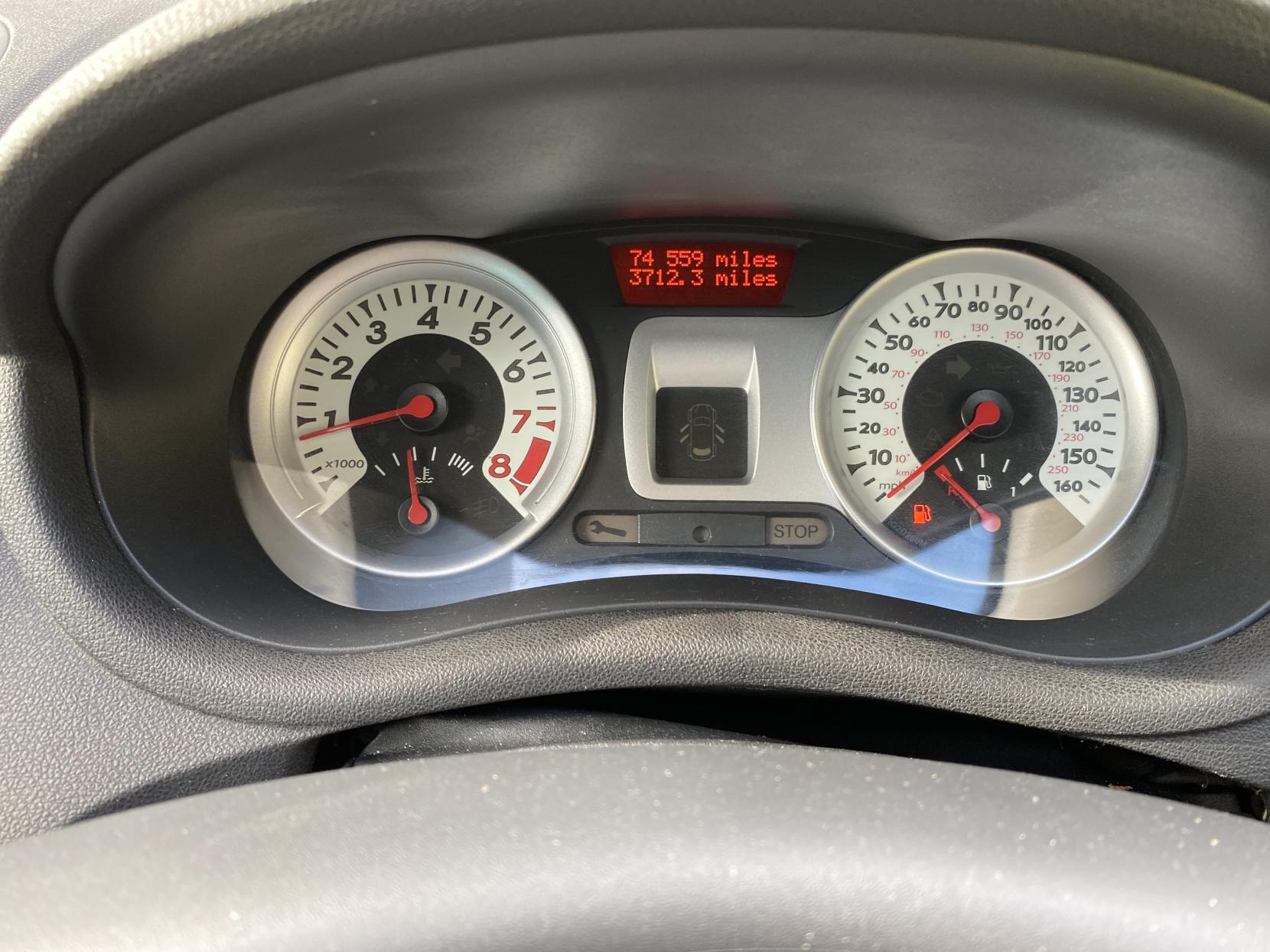 Renault Clio 1.6 VVT Privilege TomTom Hatchback 5dr Petrol Manual Euro 4 (128 ps)