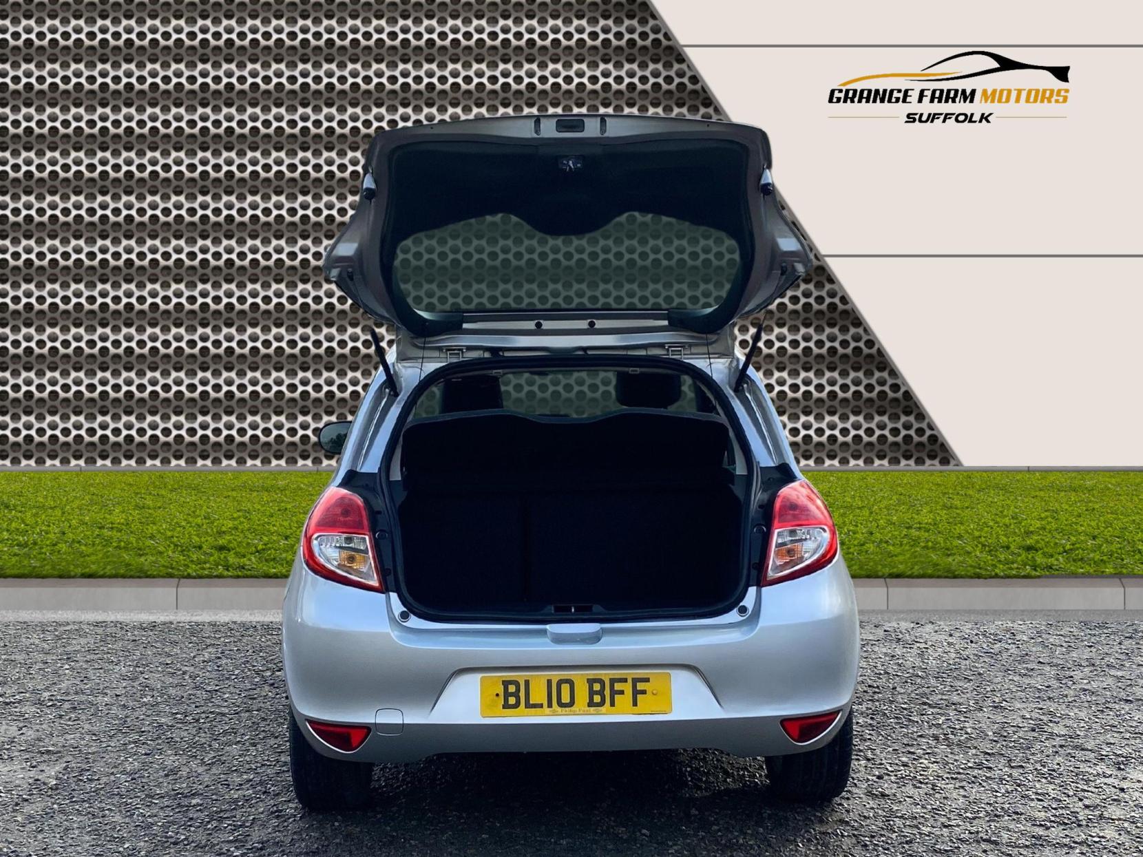 Renault Clio 1.6 VVT Privilege TomTom Hatchback 5dr Petrol Manual Euro 4 (128 ps)