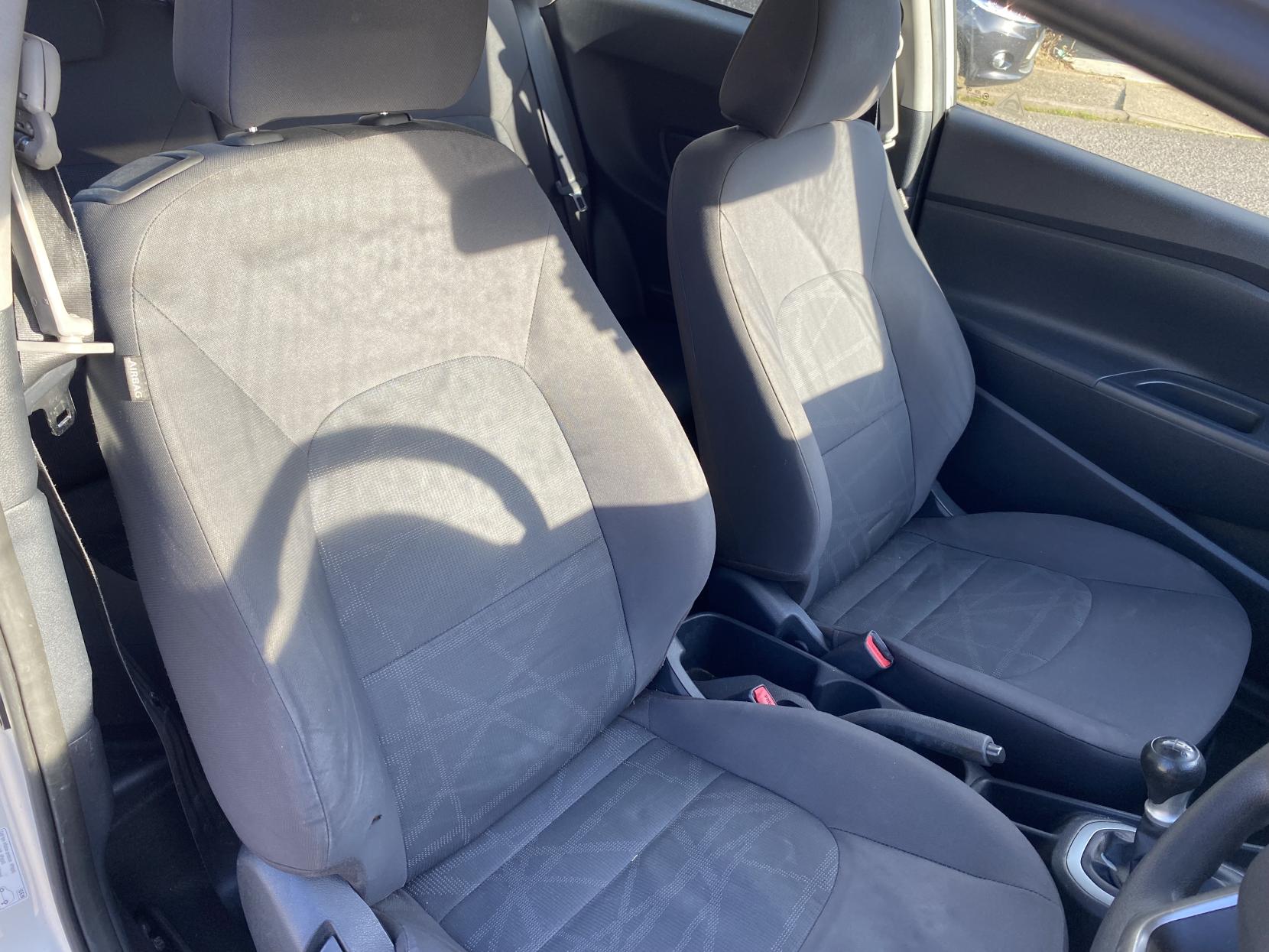 Kia Rio 1.25 1 Air Hatchback 3dr Petrol Manual Euro 5 (84 bhp)