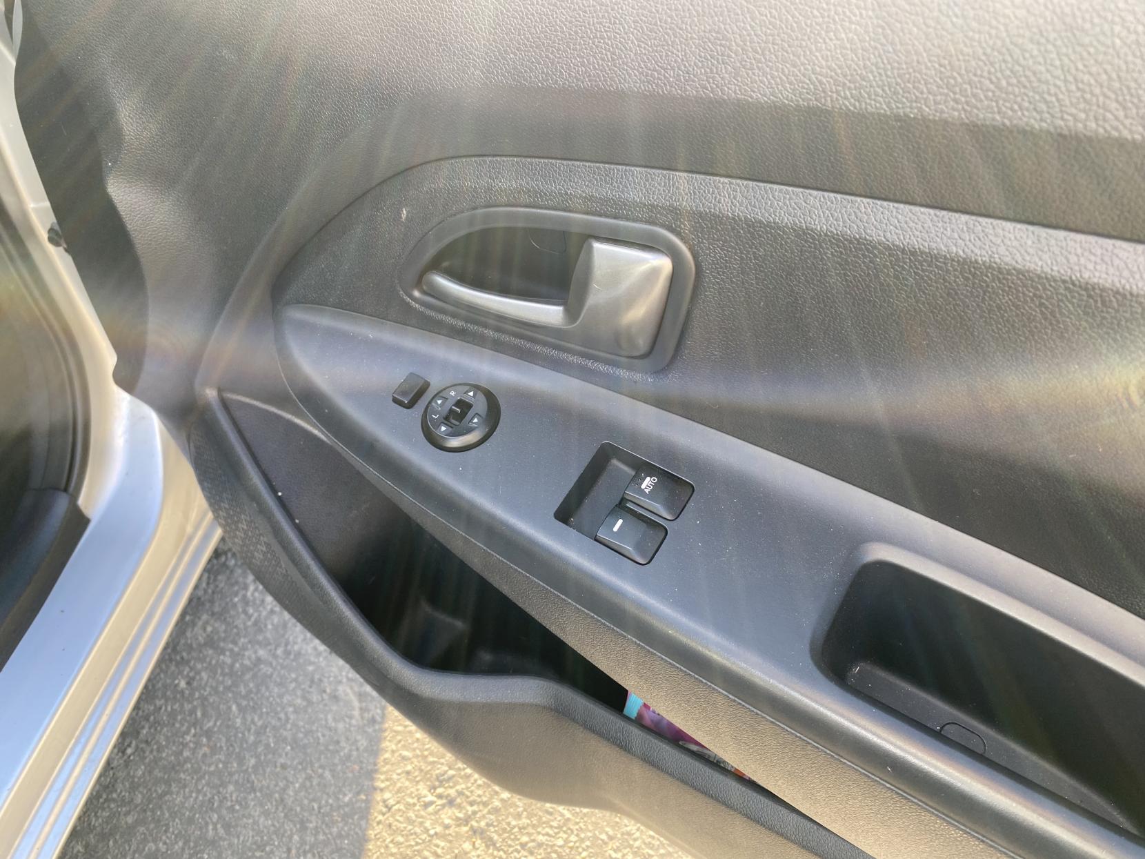 Kia Rio 1.25 1 Air Hatchback 3dr Petrol Manual Euro 5 (84 bhp)