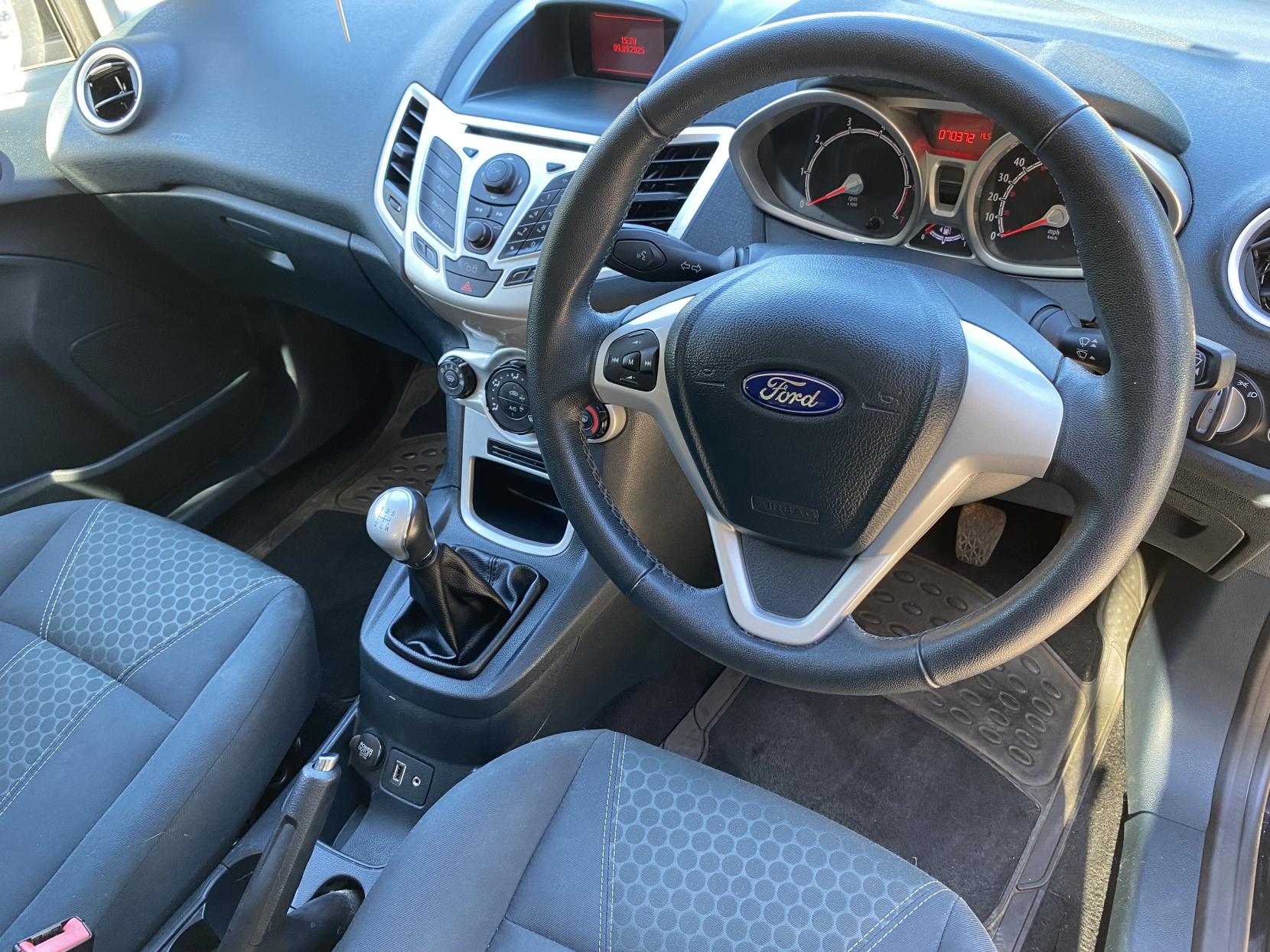 Ford Fiesta 1.25 Zetec Hatchback 5dr Petrol Manual (129 g/km, 81 bhp)