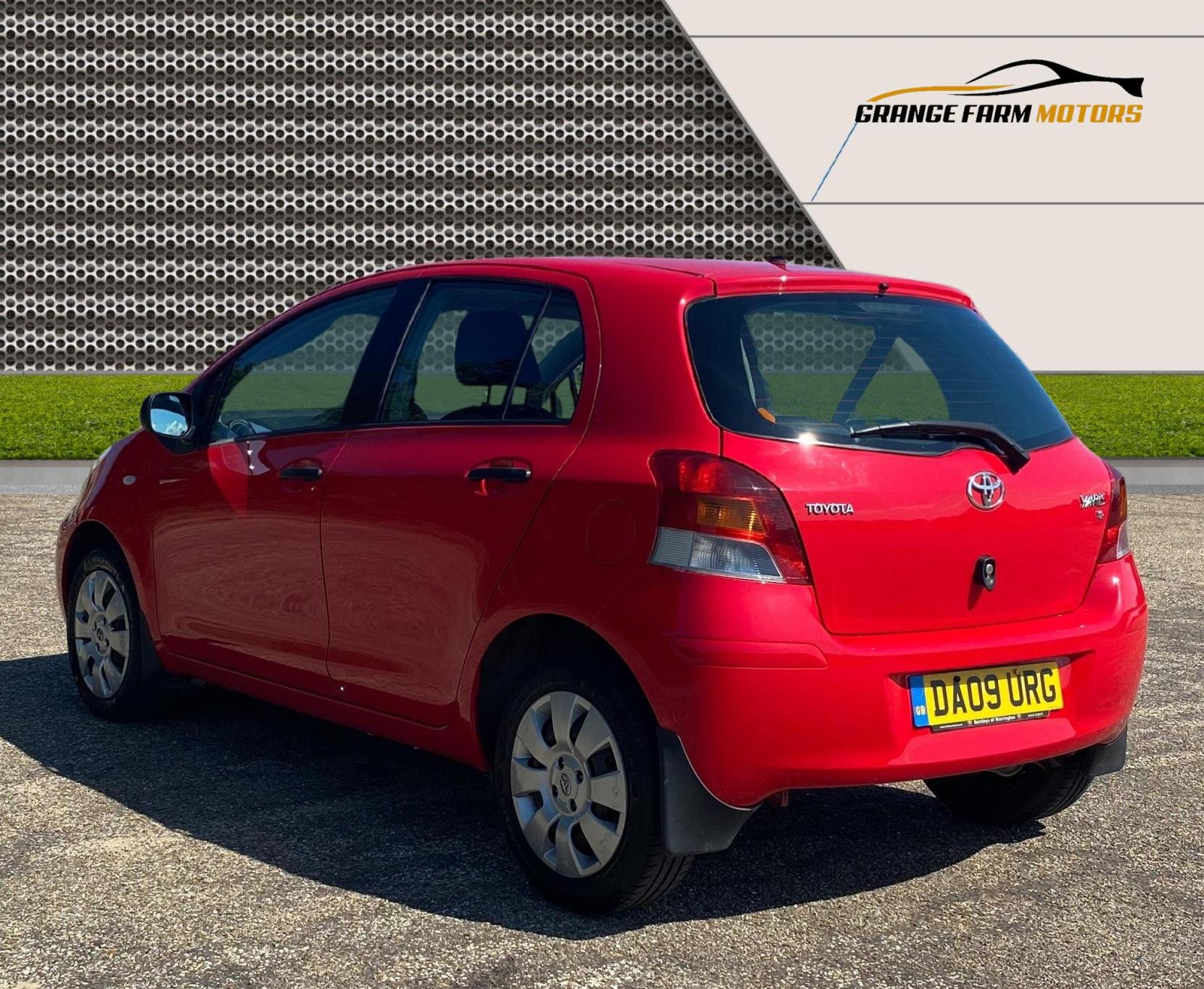 Toyota Yaris 1.0 VVT-i T2 Hatchback 5dr Petrol Manual Euro 4 (69 ps)