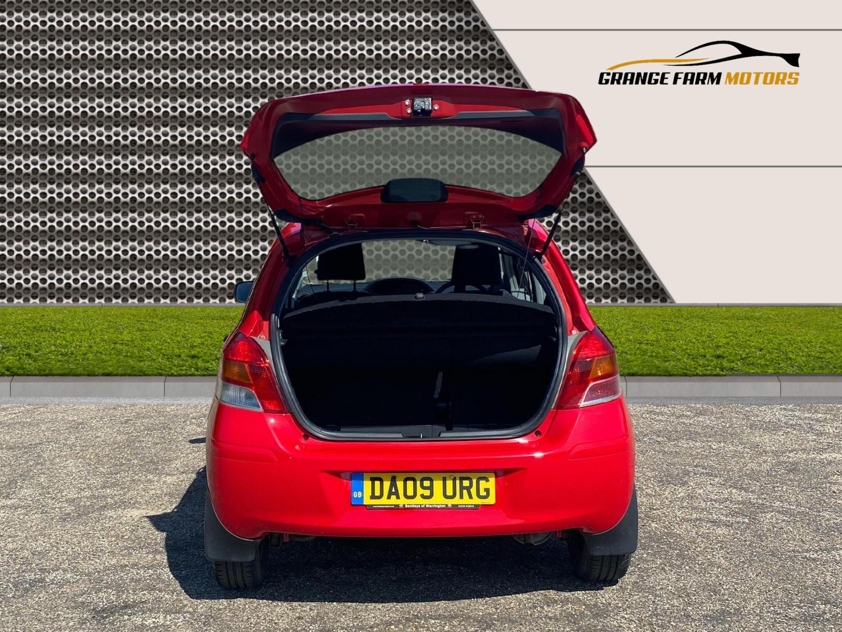 Toyota Yaris 1.0 VVT-i T2 Hatchback 5dr Petrol Manual Euro 4 (69 ps)