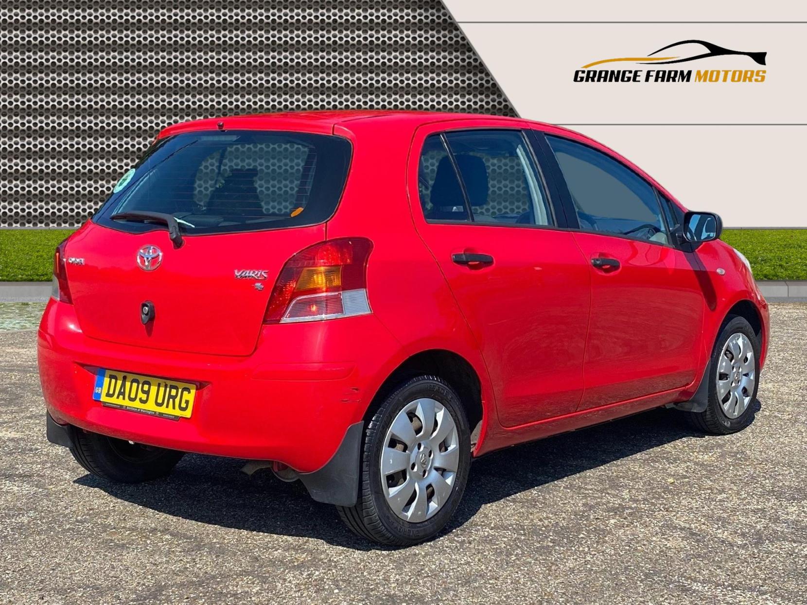 Toyota Yaris 1.0 VVT-i T2 Hatchback 5dr Petrol Manual Euro 4 (69 ps)