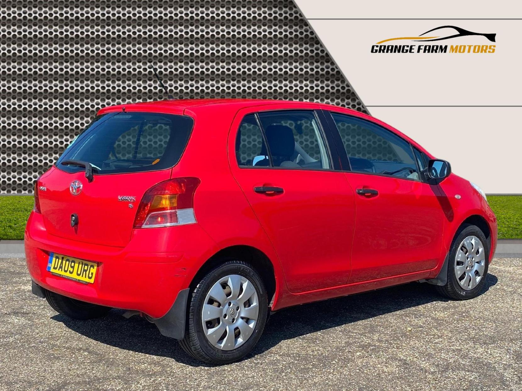 Toyota Yaris 1.0 VVT-i T2 Hatchback 5dr Petrol Manual Euro 4 (69 ps)