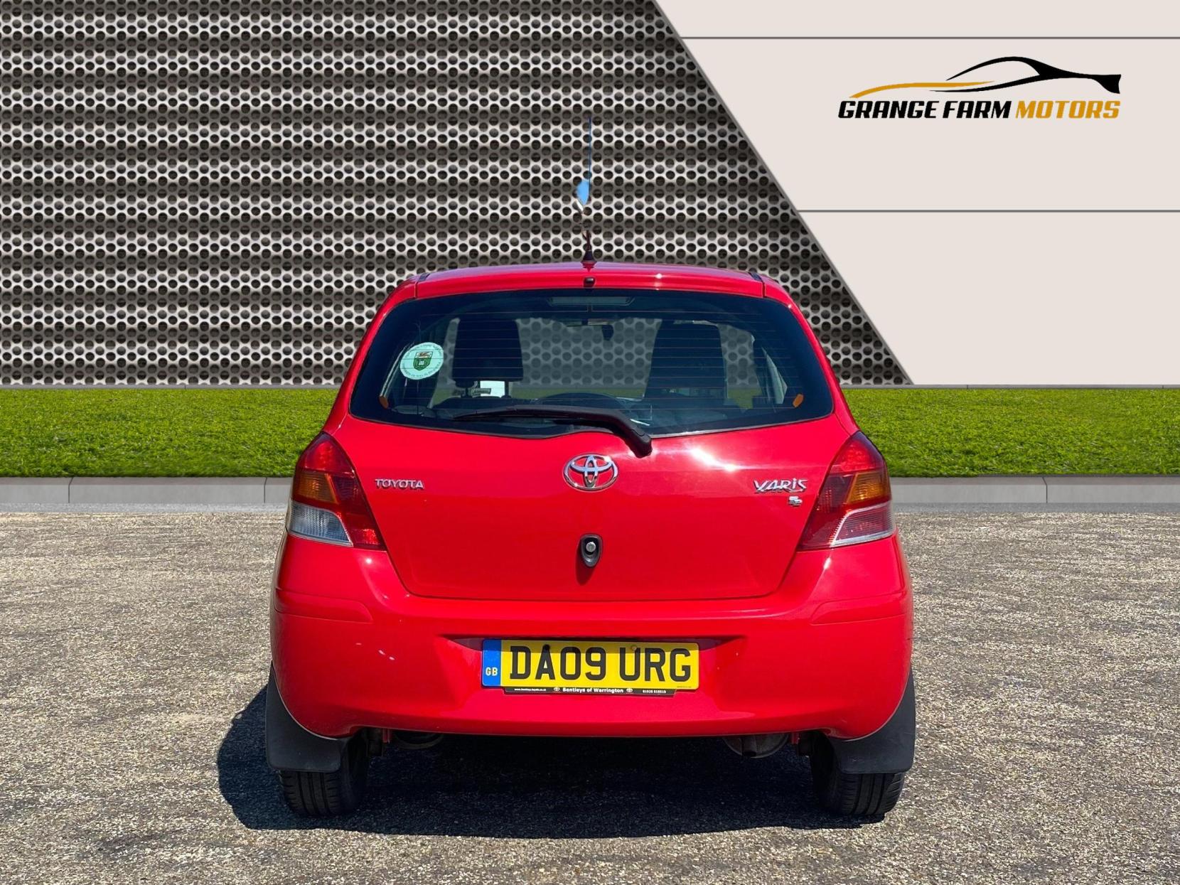 Toyota Yaris 1.0 VVT-i T2 Hatchback 5dr Petrol Manual Euro 4 (69 ps)
