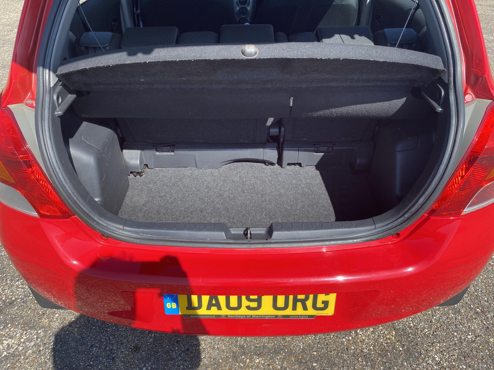 Toyota Yaris 1.0 VVT-i T2 Hatchback 5dr Petrol Manual Euro 4 (69 ps)