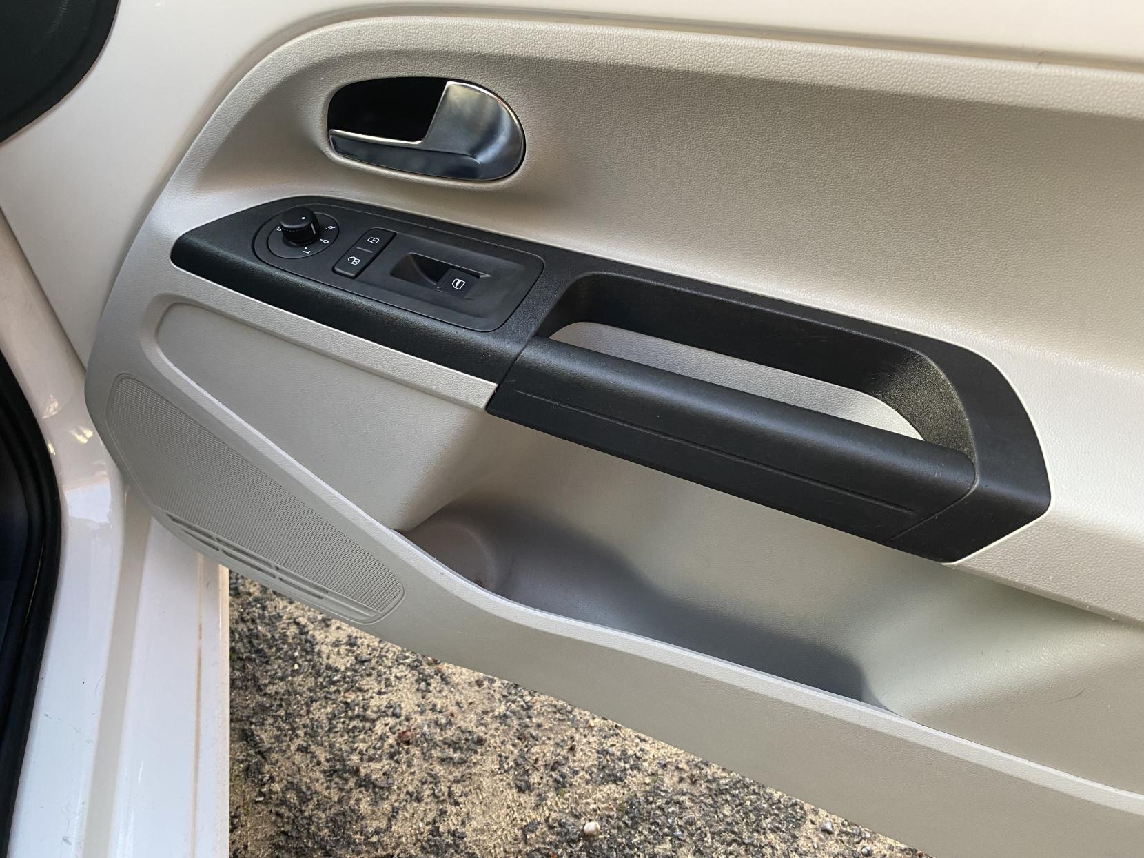 SEAT Mii 1.0 12v Toca Hatchback 3dr Petrol Manual Euro 5 (60 ps)