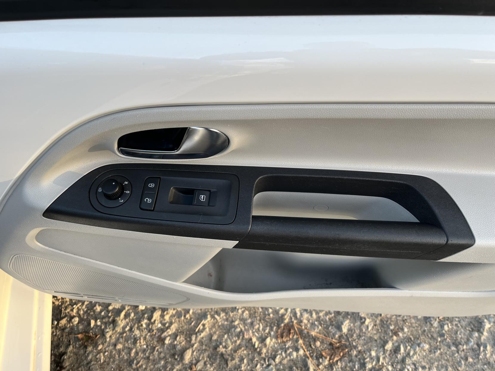 SEAT Mii 1.0 12v Toca Hatchback 3dr Petrol Manual Euro 5 (60 ps)