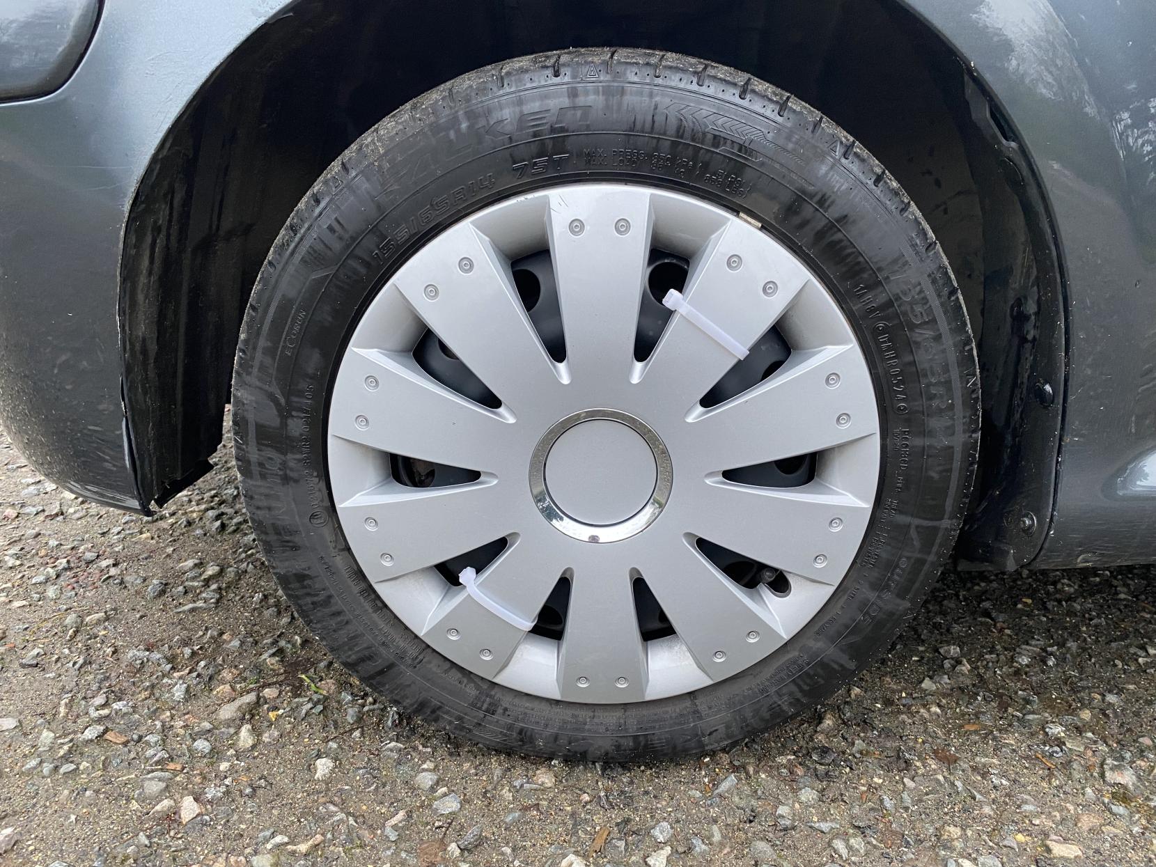 Toyota AYGO 1.0 VVT-i + Hatchback 3dr Petrol Manual Euro 4 (67 bhp)