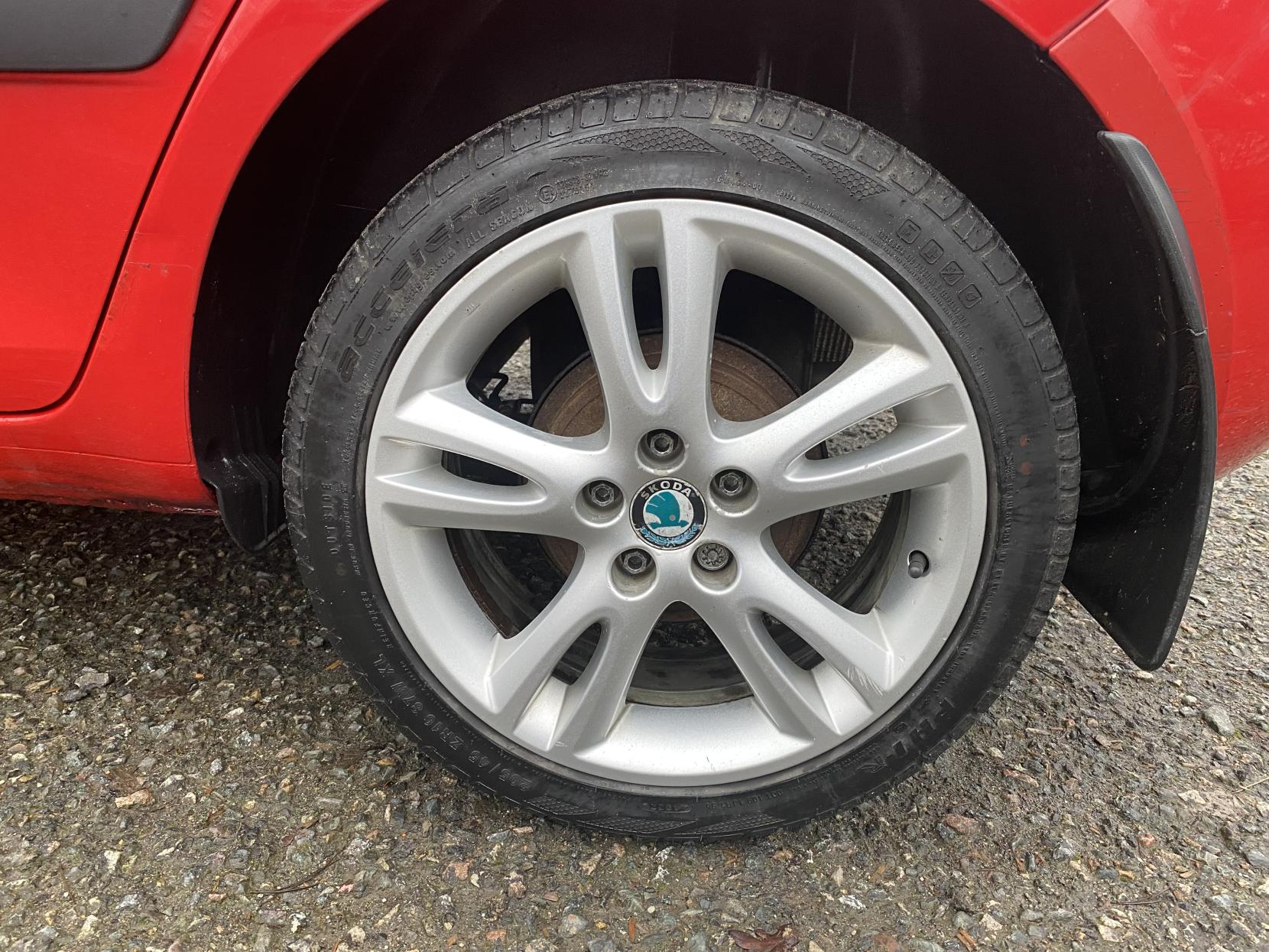 Skoda Fabia 1.2 HTP 12V 2 Hatchback 5dr Petrol Manual (140 g/km, 70 bhp)