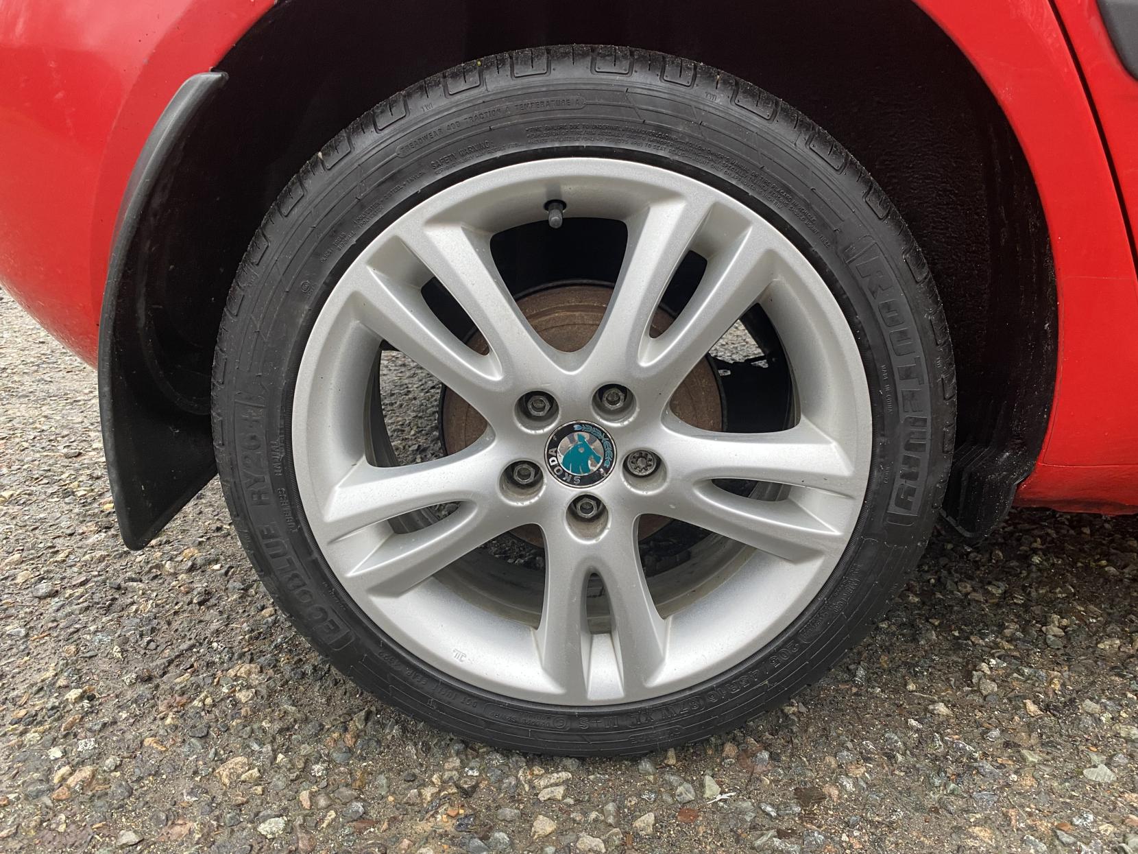 Skoda Fabia 1.2 HTP 12V 2 Hatchback 5dr Petrol Manual (140 g/km, 70 bhp)