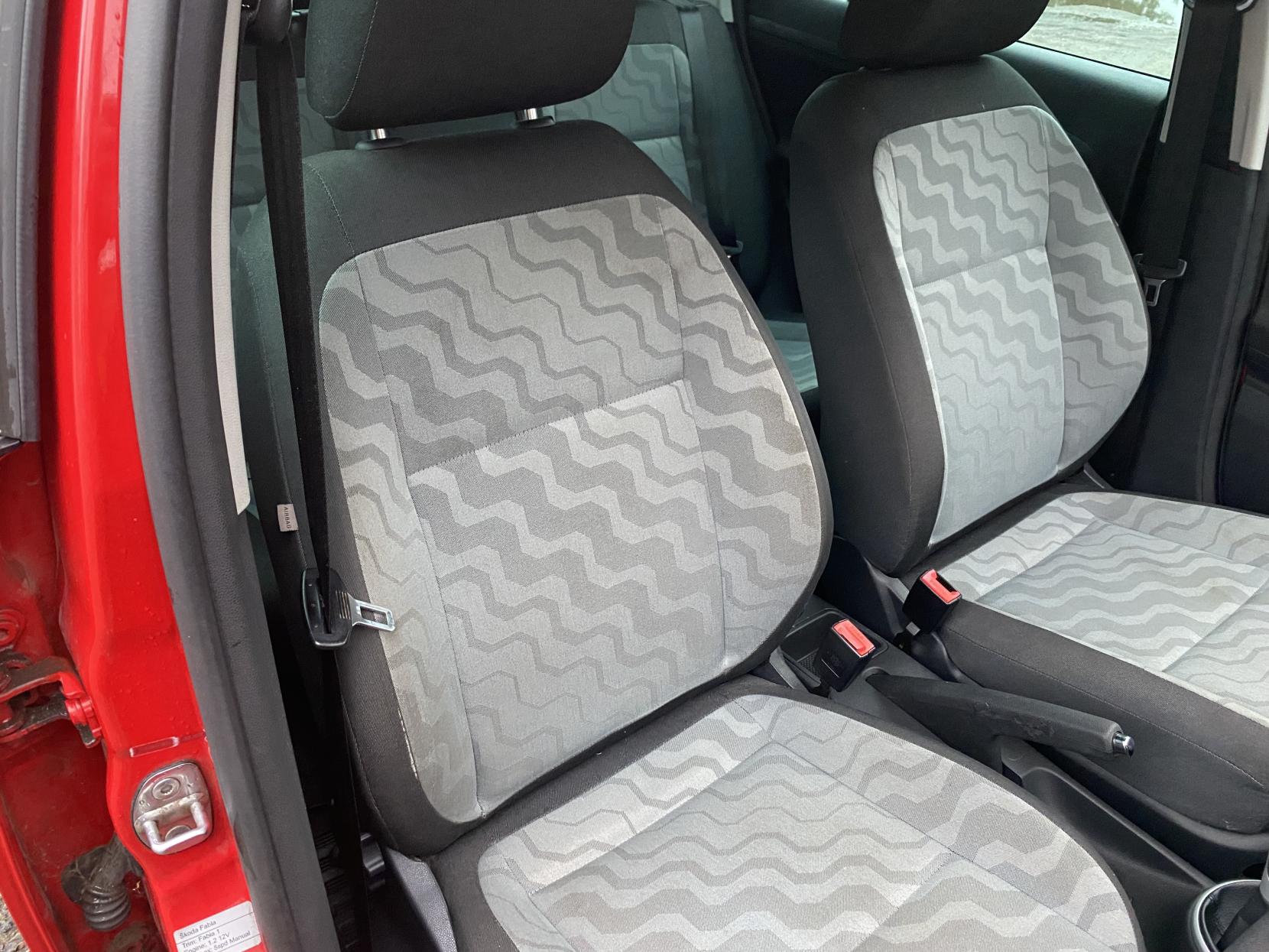 Skoda Fabia 1.2 HTP 12V 2 Hatchback 5dr Petrol Manual (140 g/km, 70 bhp)