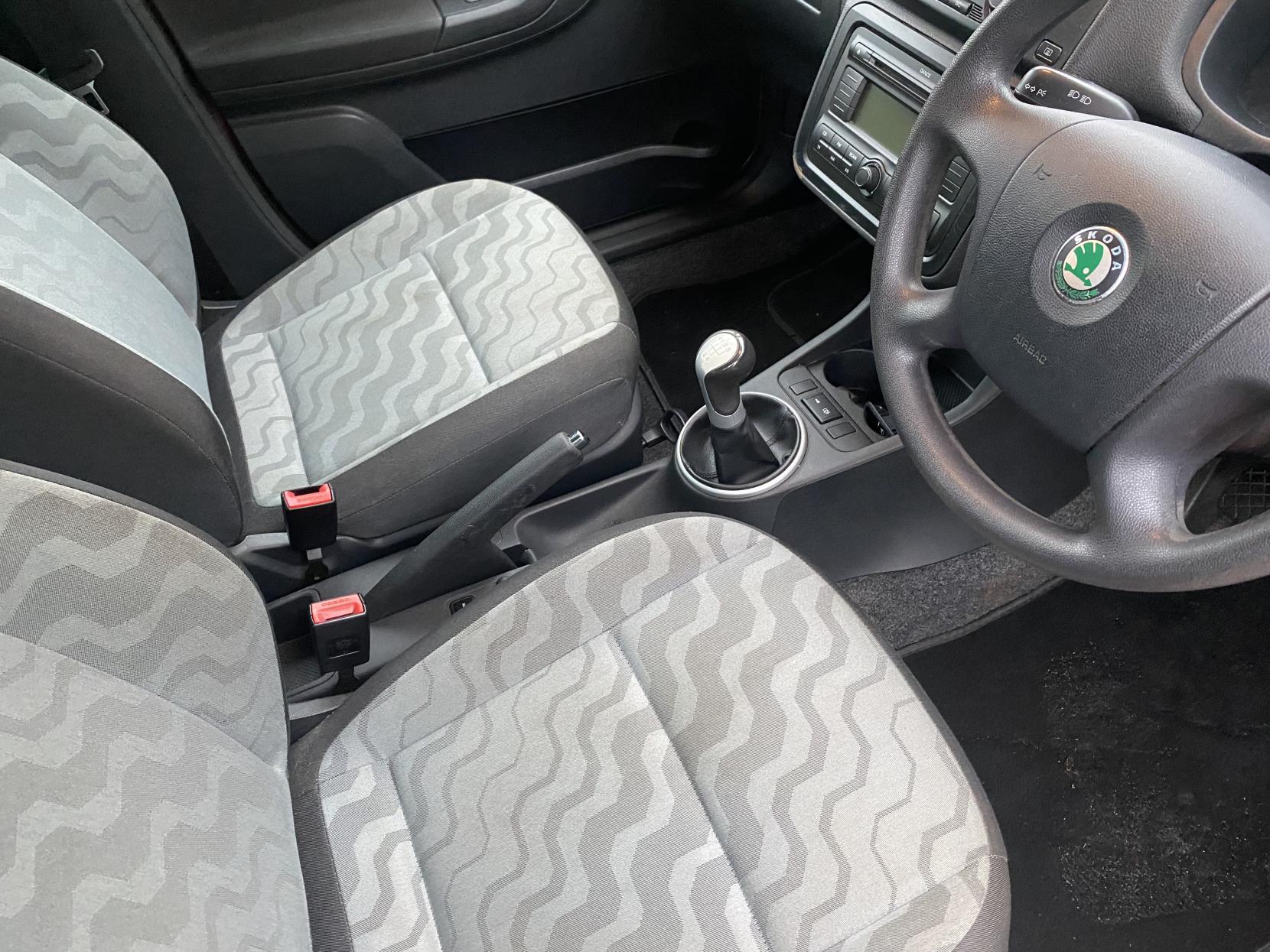 Skoda Fabia 1.2 HTP 12V 2 Hatchback 5dr Petrol Manual (140 g/km, 70 bhp)