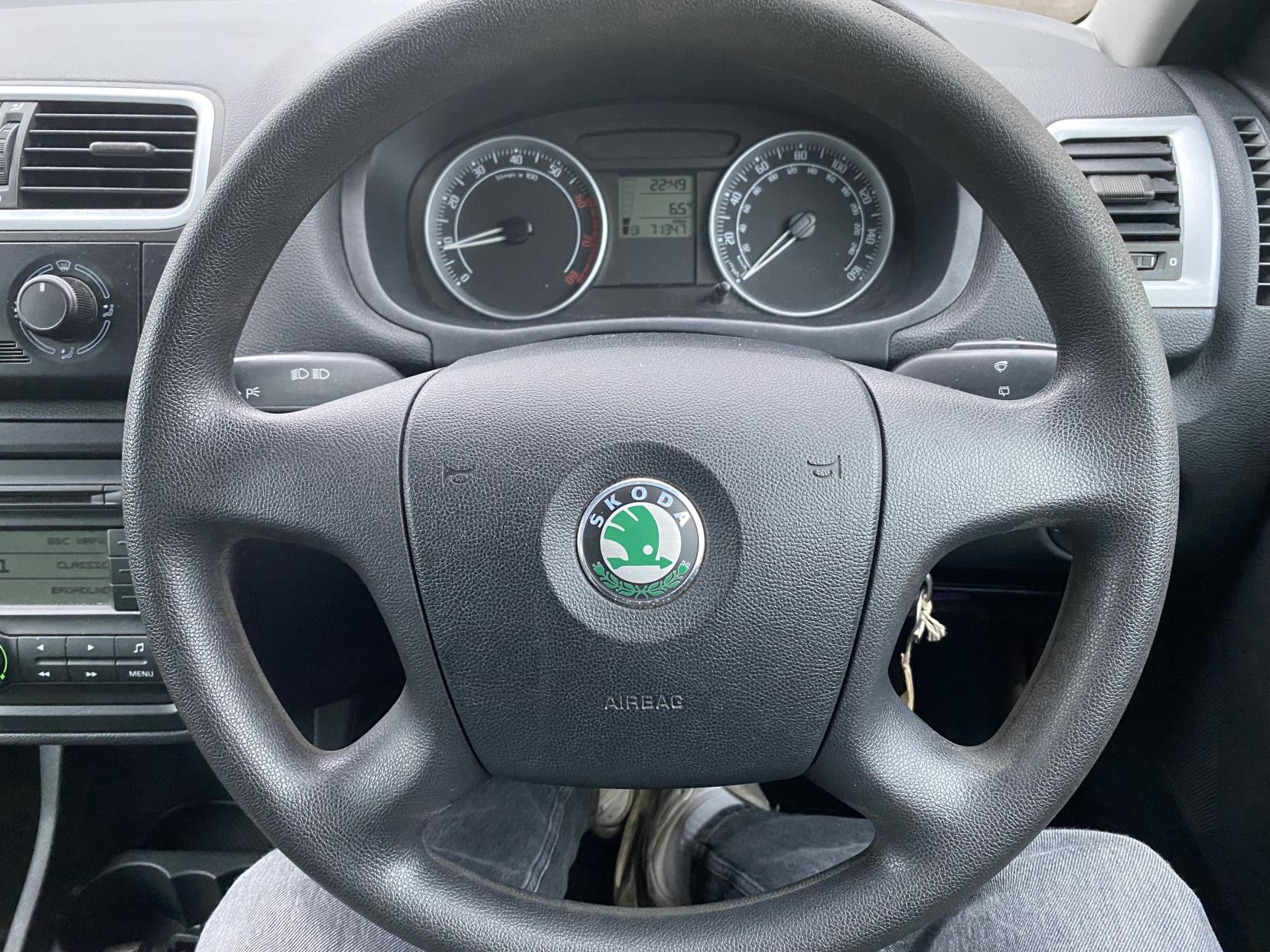 Skoda Fabia 1.2 HTP 12V 2 Hatchback 5dr Petrol Manual (140 g/km, 70 bhp)