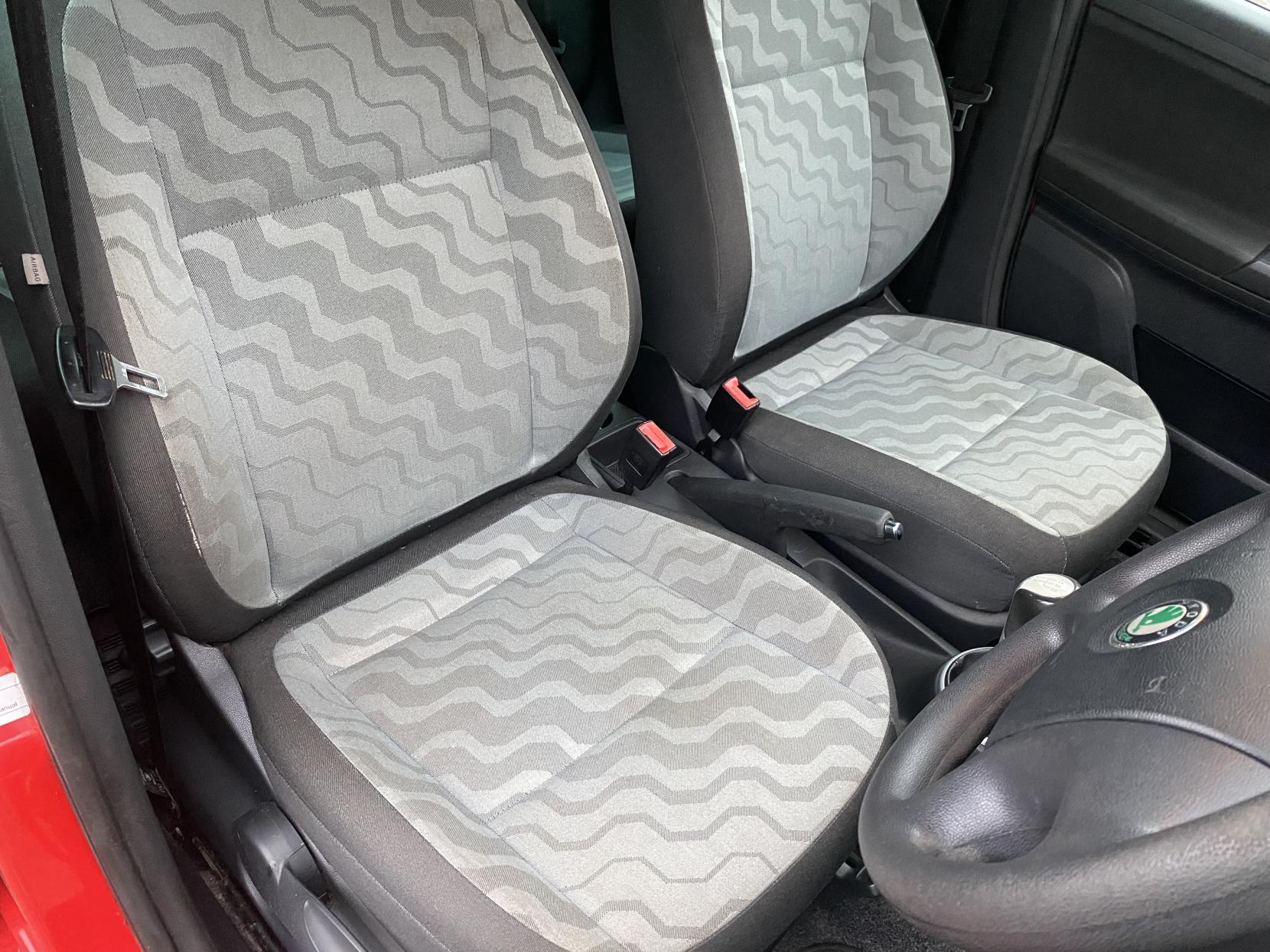 Skoda Fabia 1.2 HTP 12V 2 Hatchback 5dr Petrol Manual (140 g/km, 70 bhp)