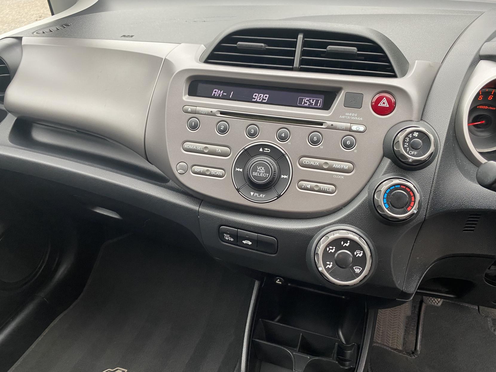 Honda Jazz 1.2 i-VTEC S Hatchback 5dr Petrol Manual Euro 4 (90 ps)