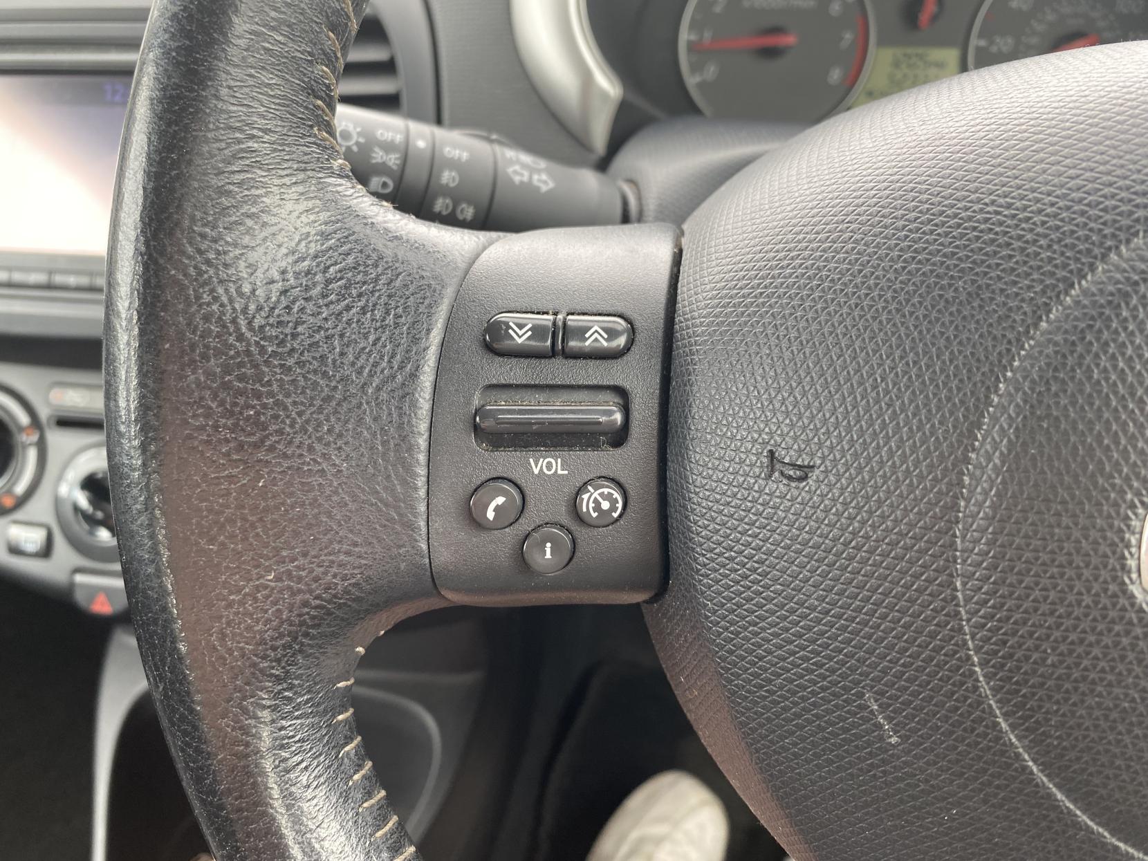 Nissan Micra 1.2 16v n-tec Hatchback 5dr Petrol Manual (139 g/km, 79 bhp)